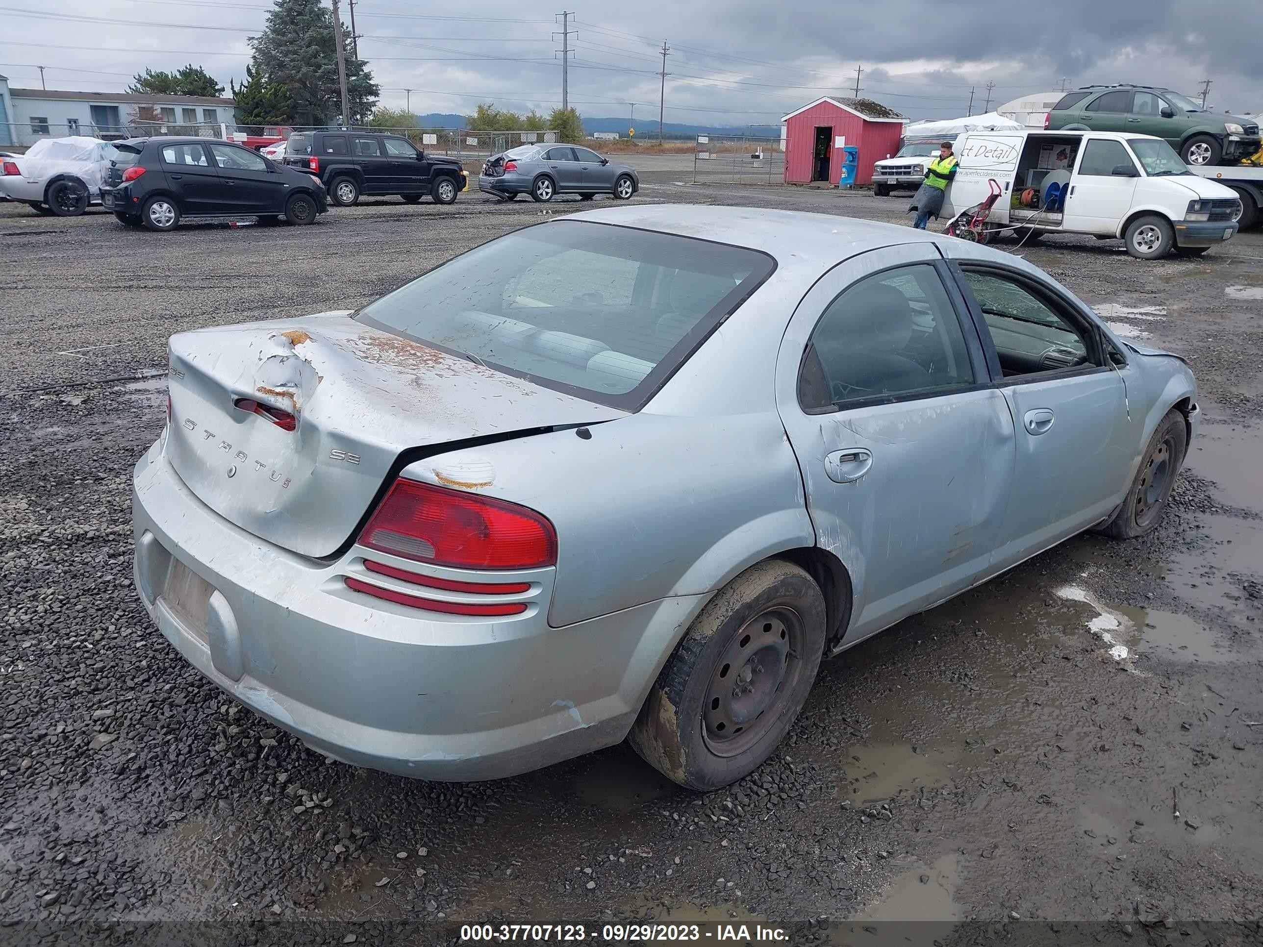 Photo 3 VIN: 1B3EL36X42N201913 - DODGE STRATUS 