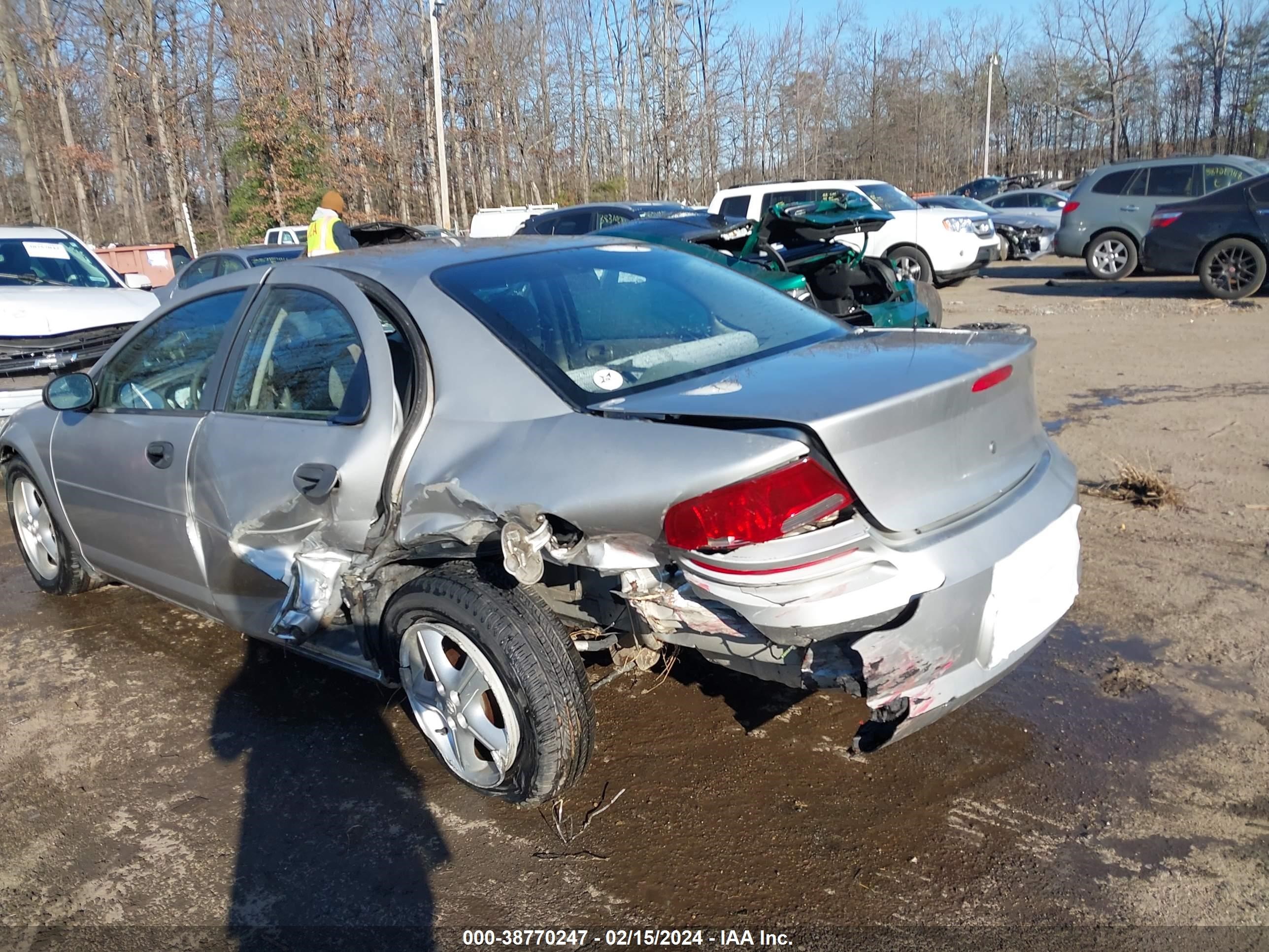 Photo 2 VIN: 1B3EL36X74N419508 - DODGE STRATUS 