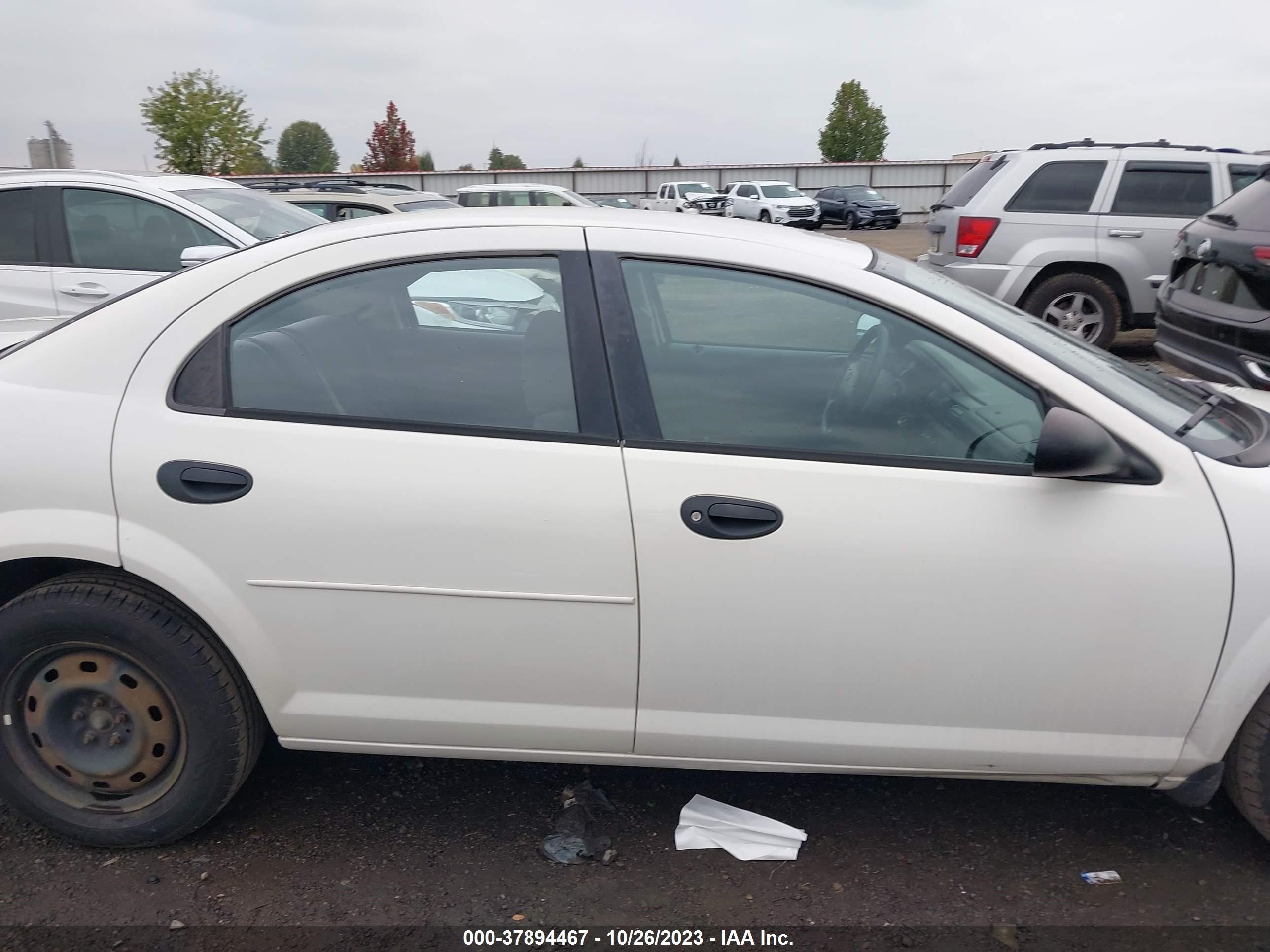 Photo 12 VIN: 1B3EL36X94N170905 - DODGE STRATUS 