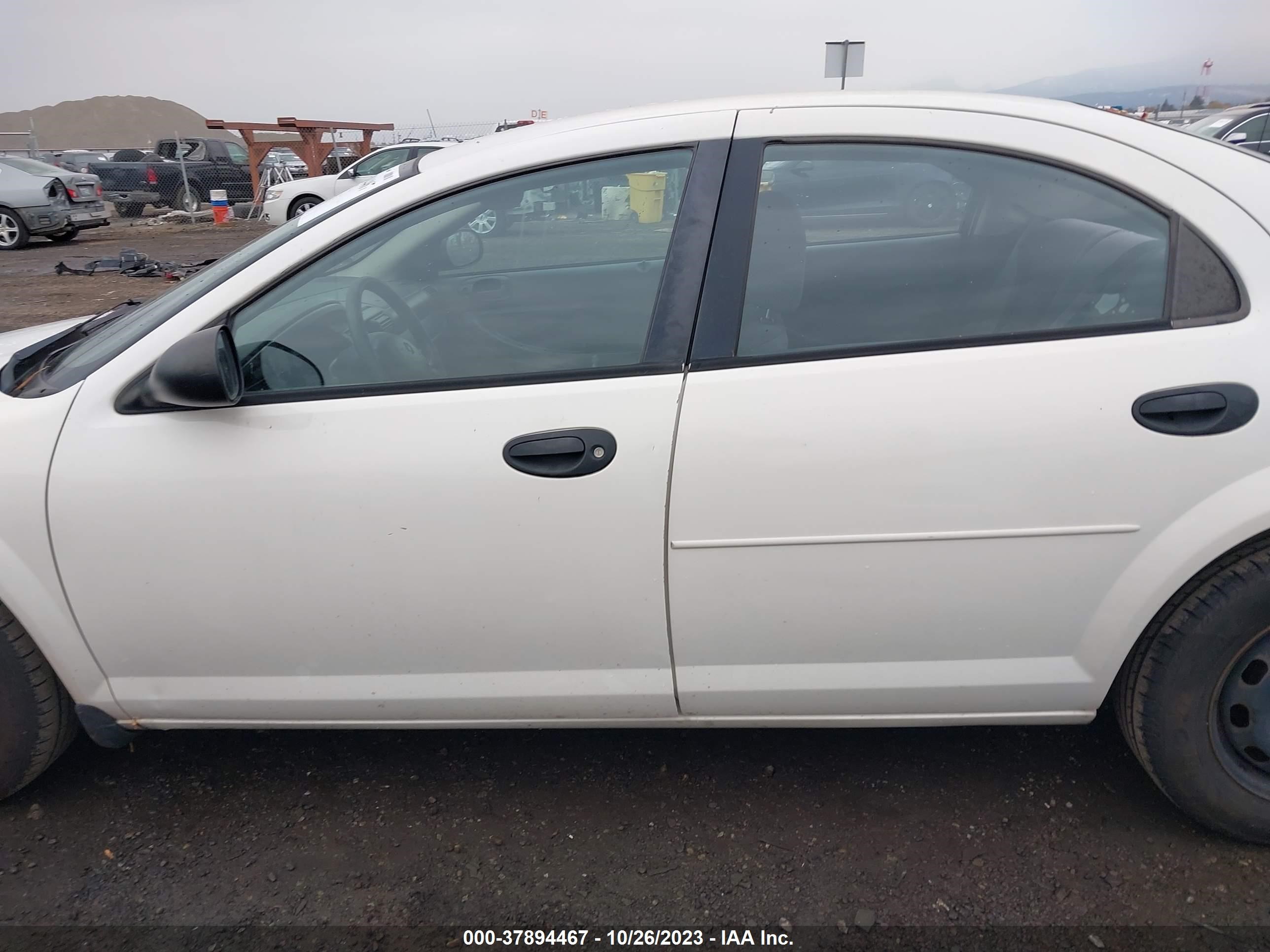 Photo 13 VIN: 1B3EL36X94N170905 - DODGE STRATUS 