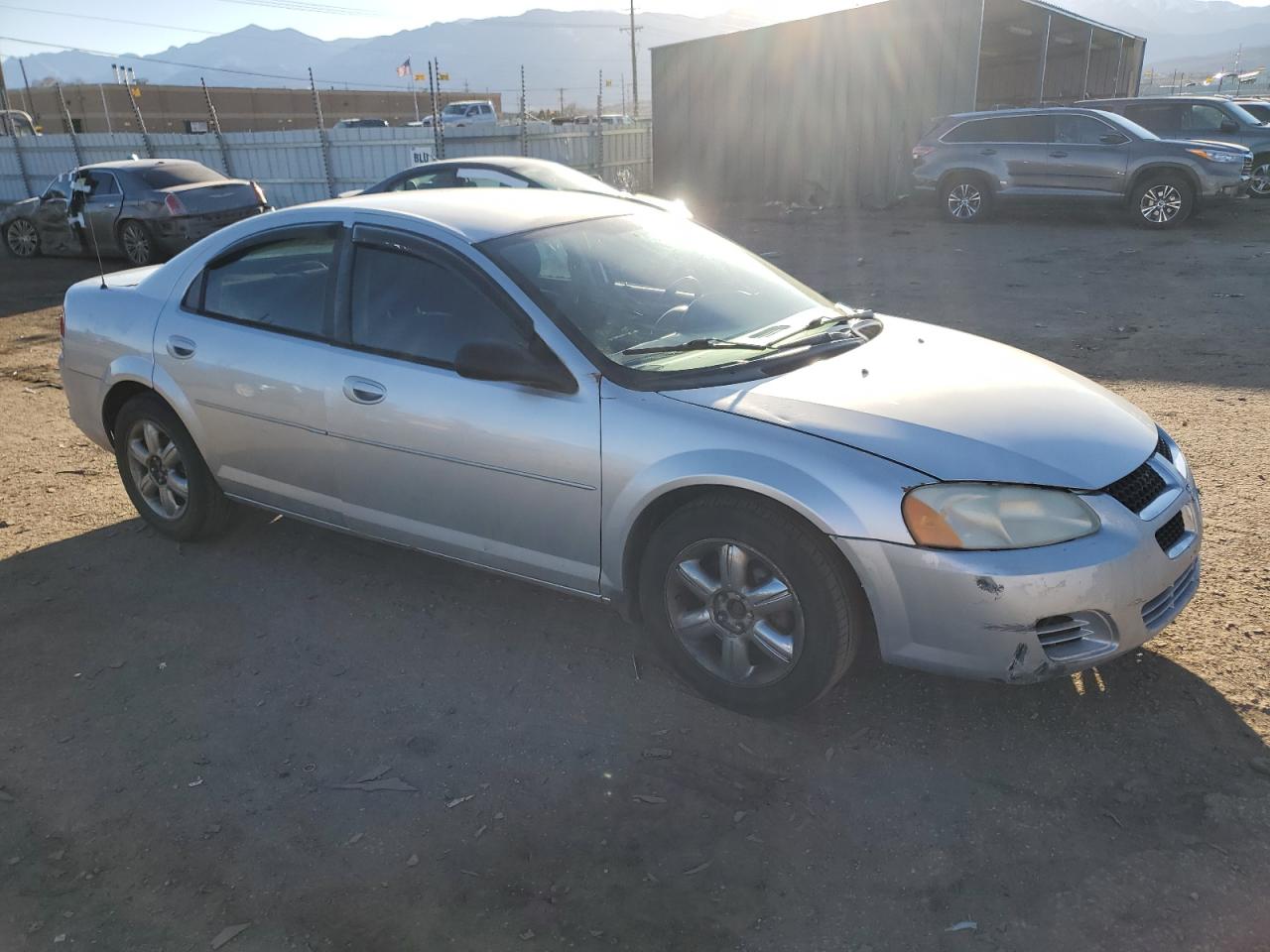 Photo 3 VIN: 1B3EL46J85N594028 - DODGE STRATUS 