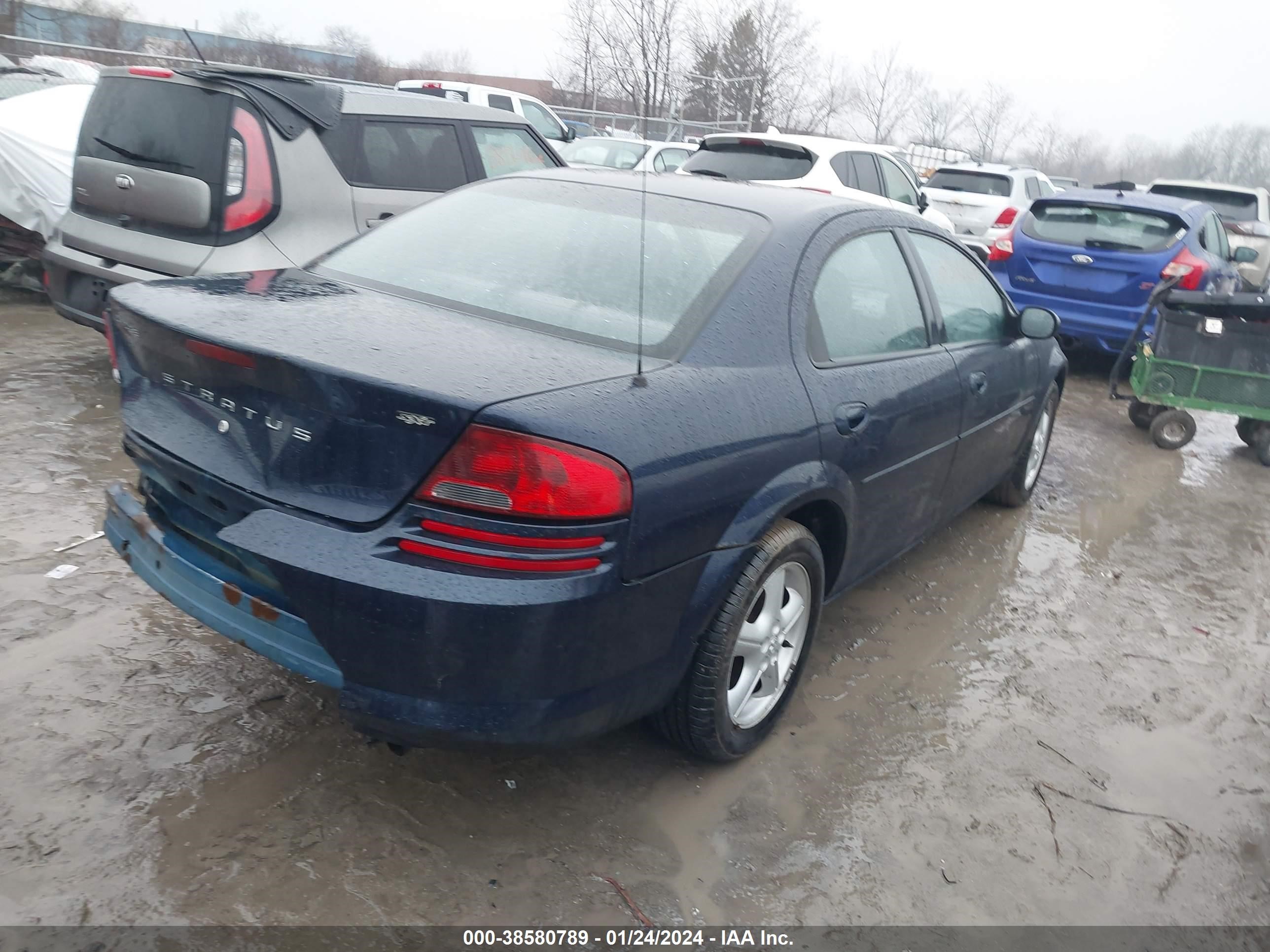 Photo 3 VIN: 1B3EL46R06N102194 - DODGE STRATUS 