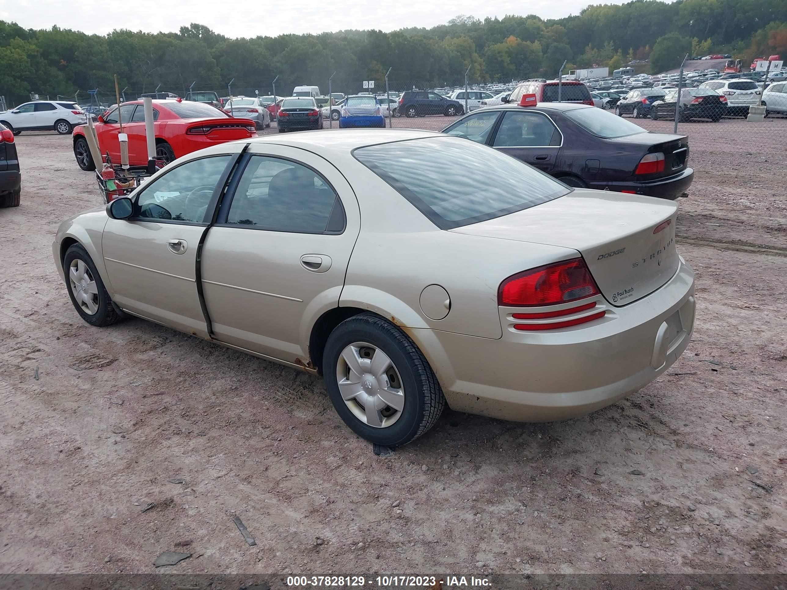 Photo 2 VIN: 1B3EL46R25N695765 - DODGE STRATUS 