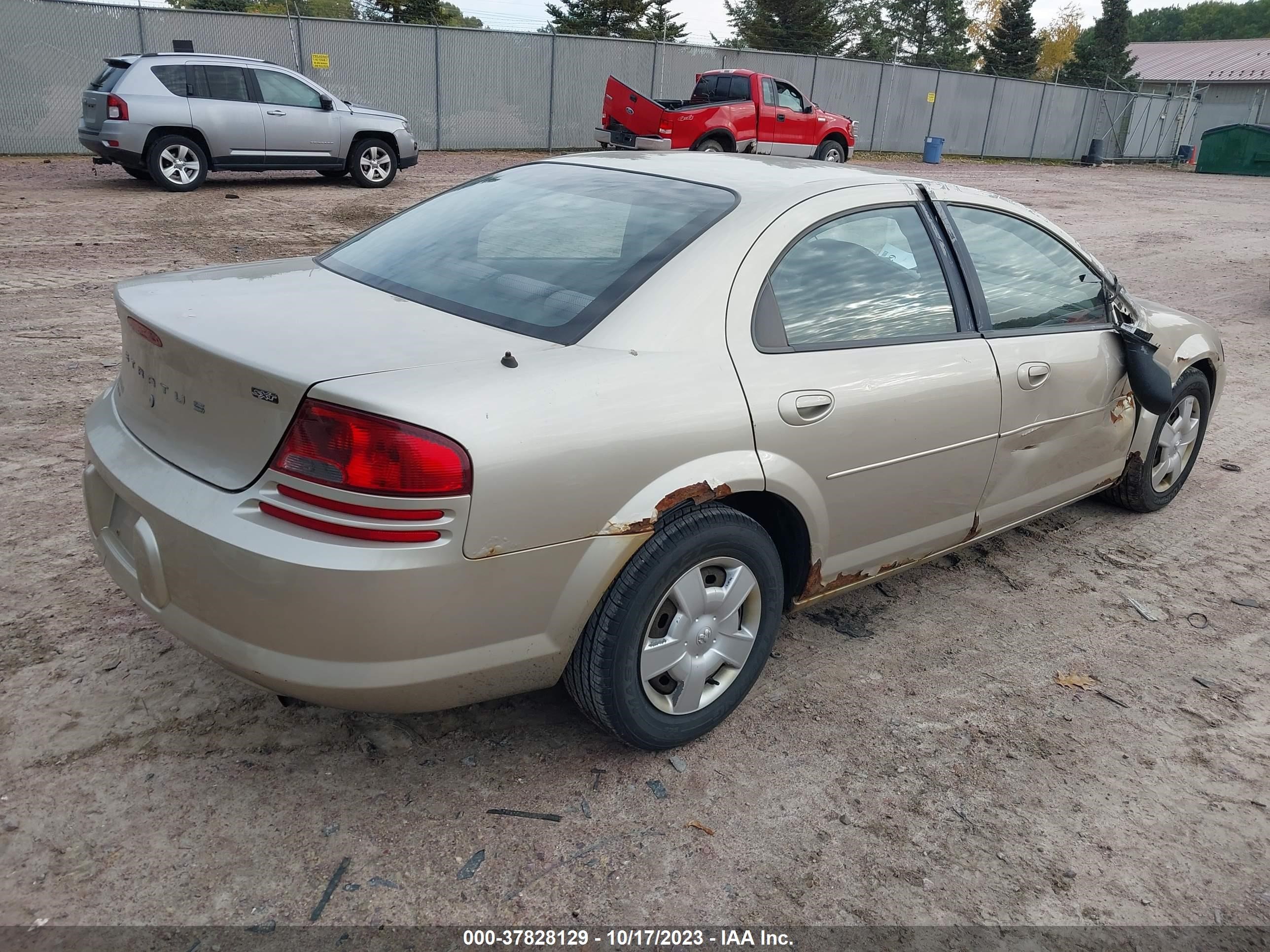 Photo 3 VIN: 1B3EL46R25N695765 - DODGE STRATUS 