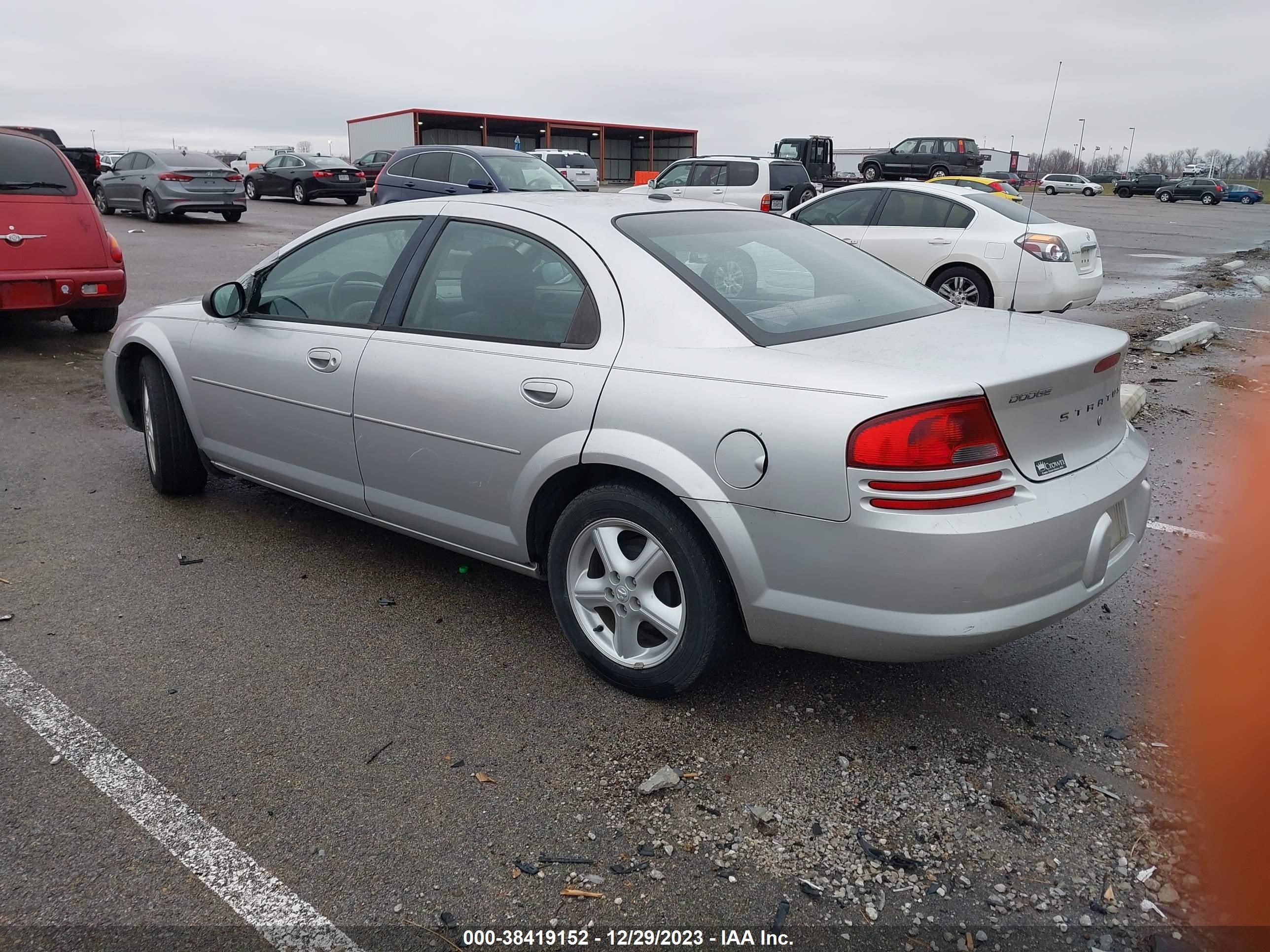 Photo 2 VIN: 1B3EL46R36N192862 - DODGE STRATUS 