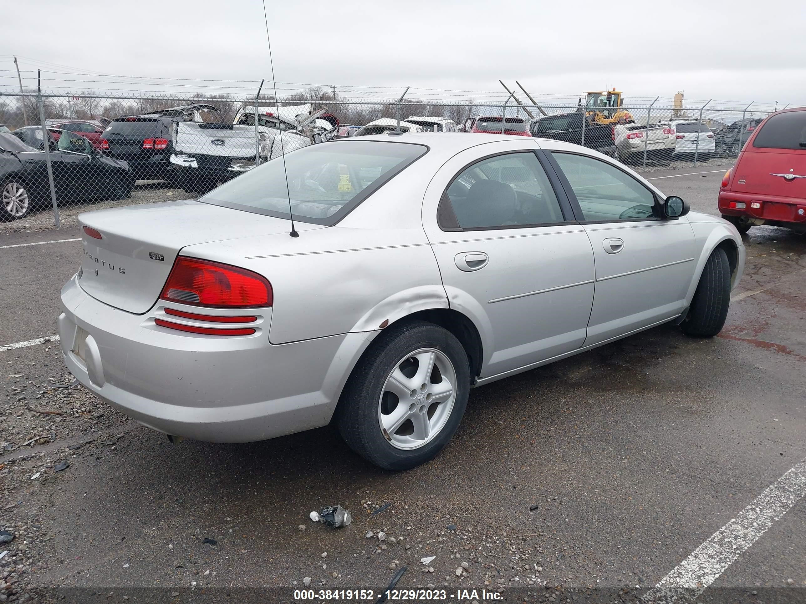 Photo 3 VIN: 1B3EL46R36N192862 - DODGE STRATUS 