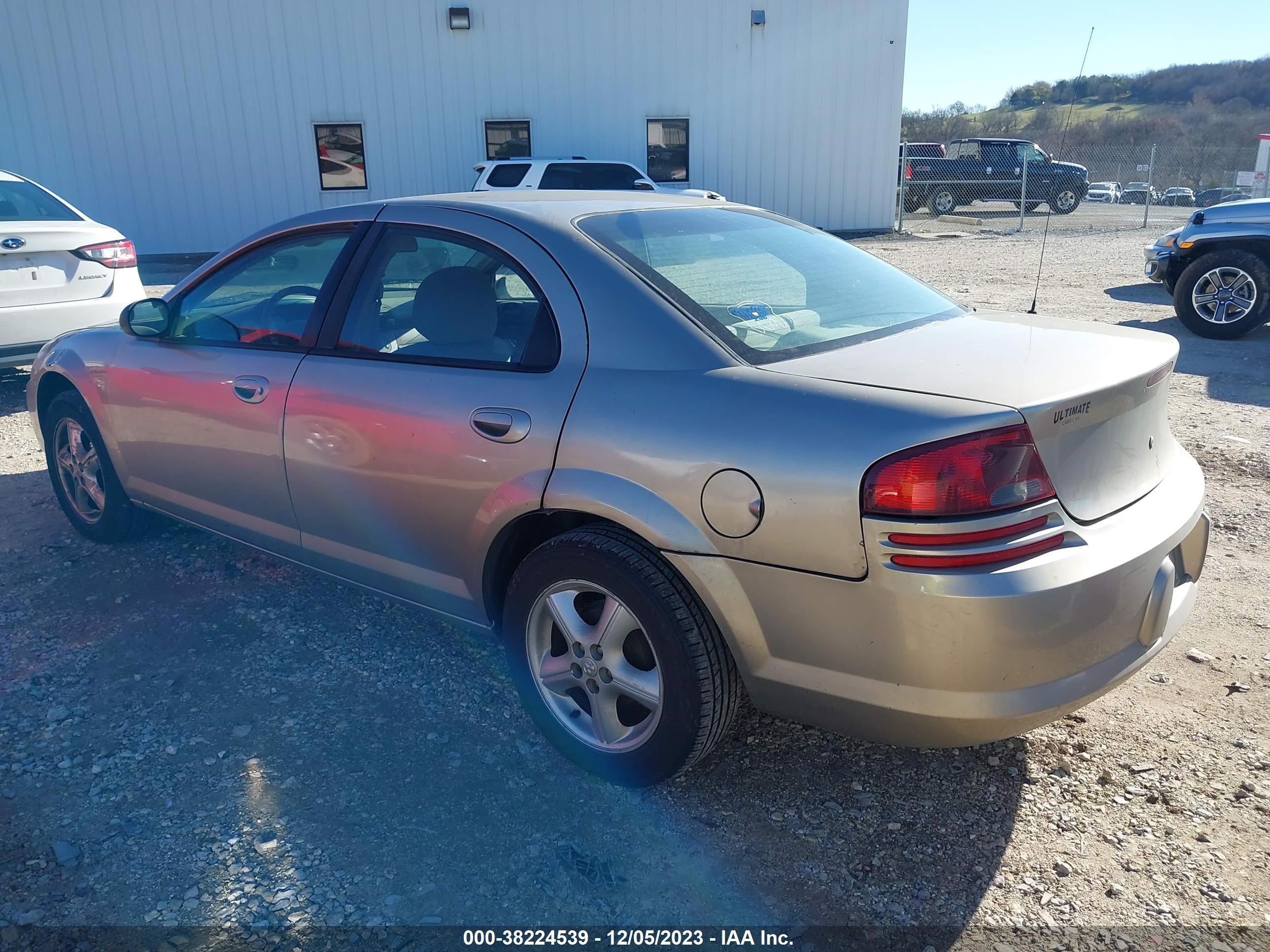 Photo 2 VIN: 1B3EL46R94N291280 - DODGE STRATUS 