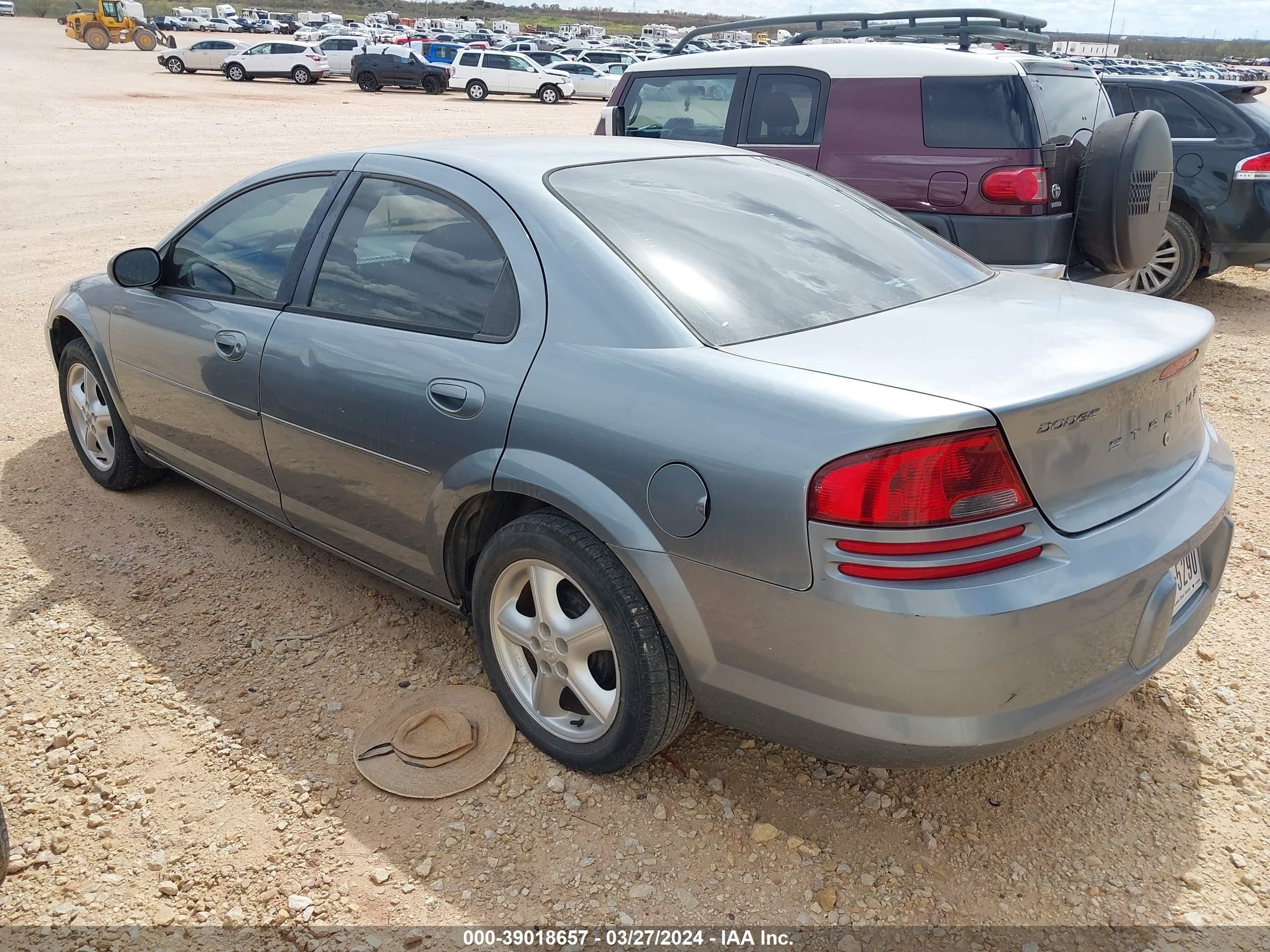 Photo 2 VIN: 1B3EL46R96N170414 - DODGE STRATUS 