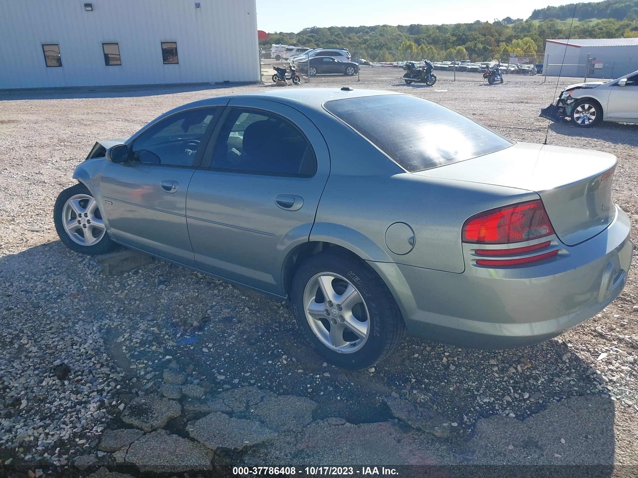 Photo 2 VIN: 1B3EL46RX6N206630 - DODGE STRATUS 