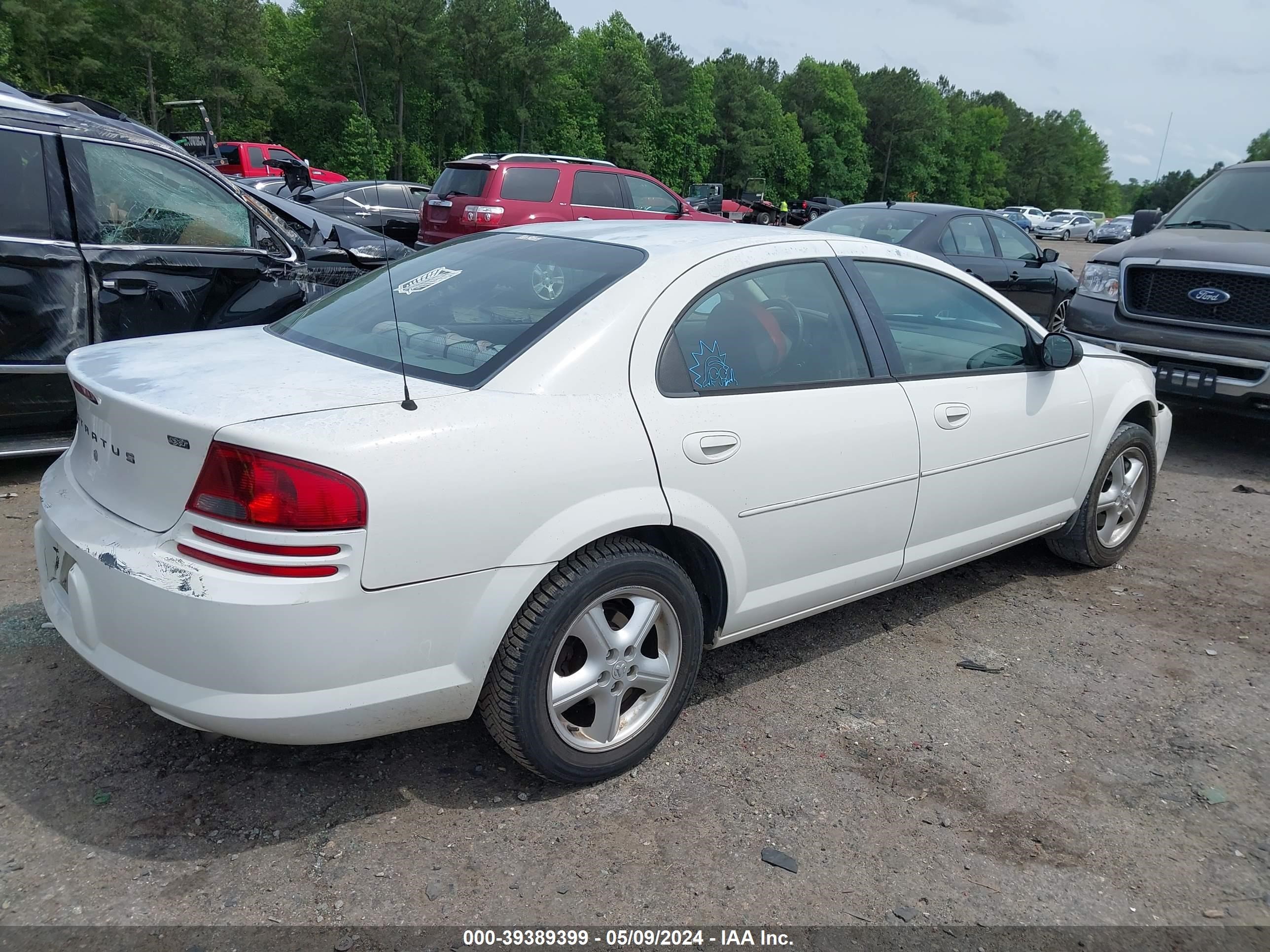 Photo 3 VIN: 1B3EL46T05N674618 - DODGE STRATUS 