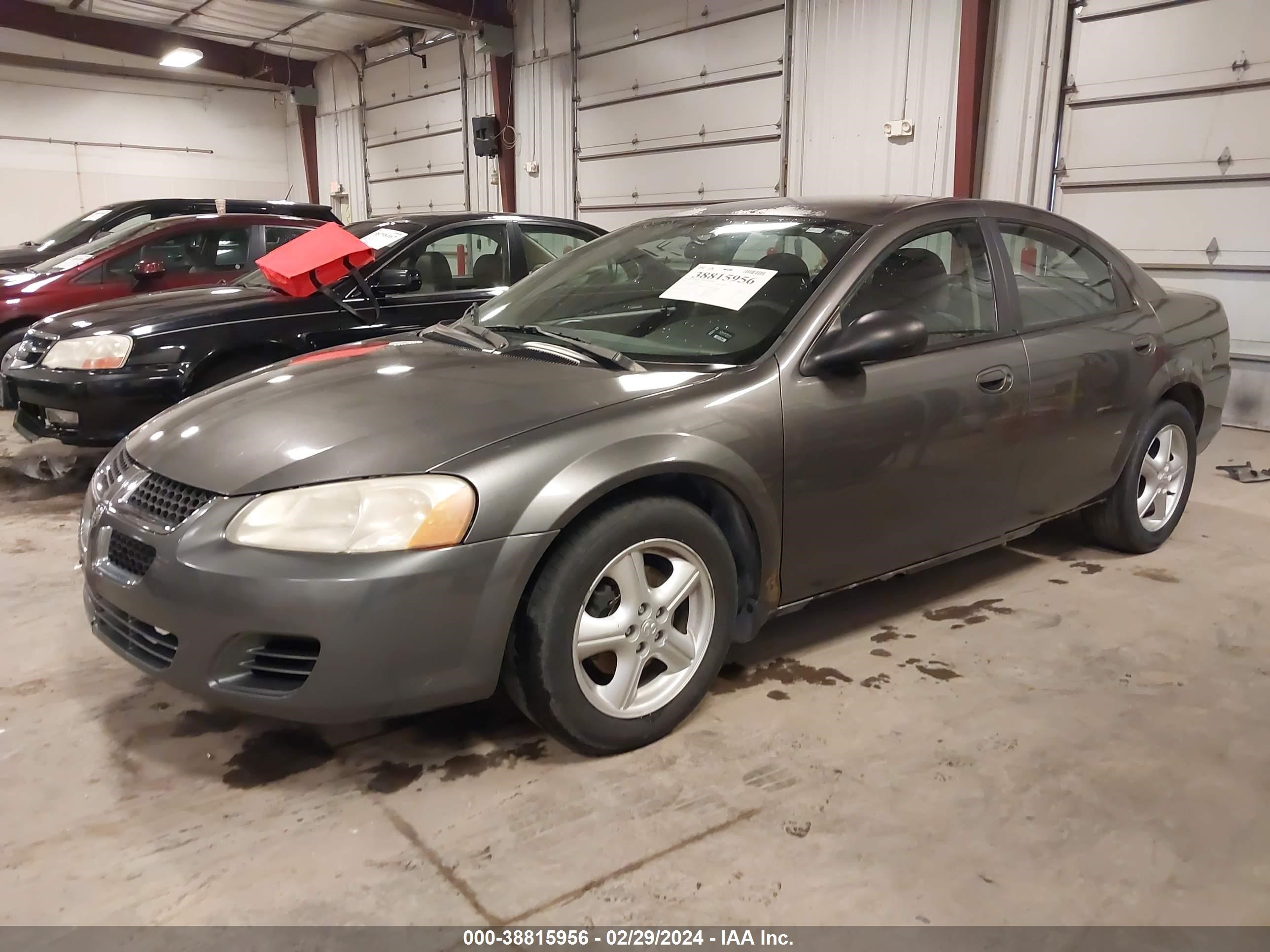 Photo 1 VIN: 1B3EL46X05N582041 - DODGE STRATUS 