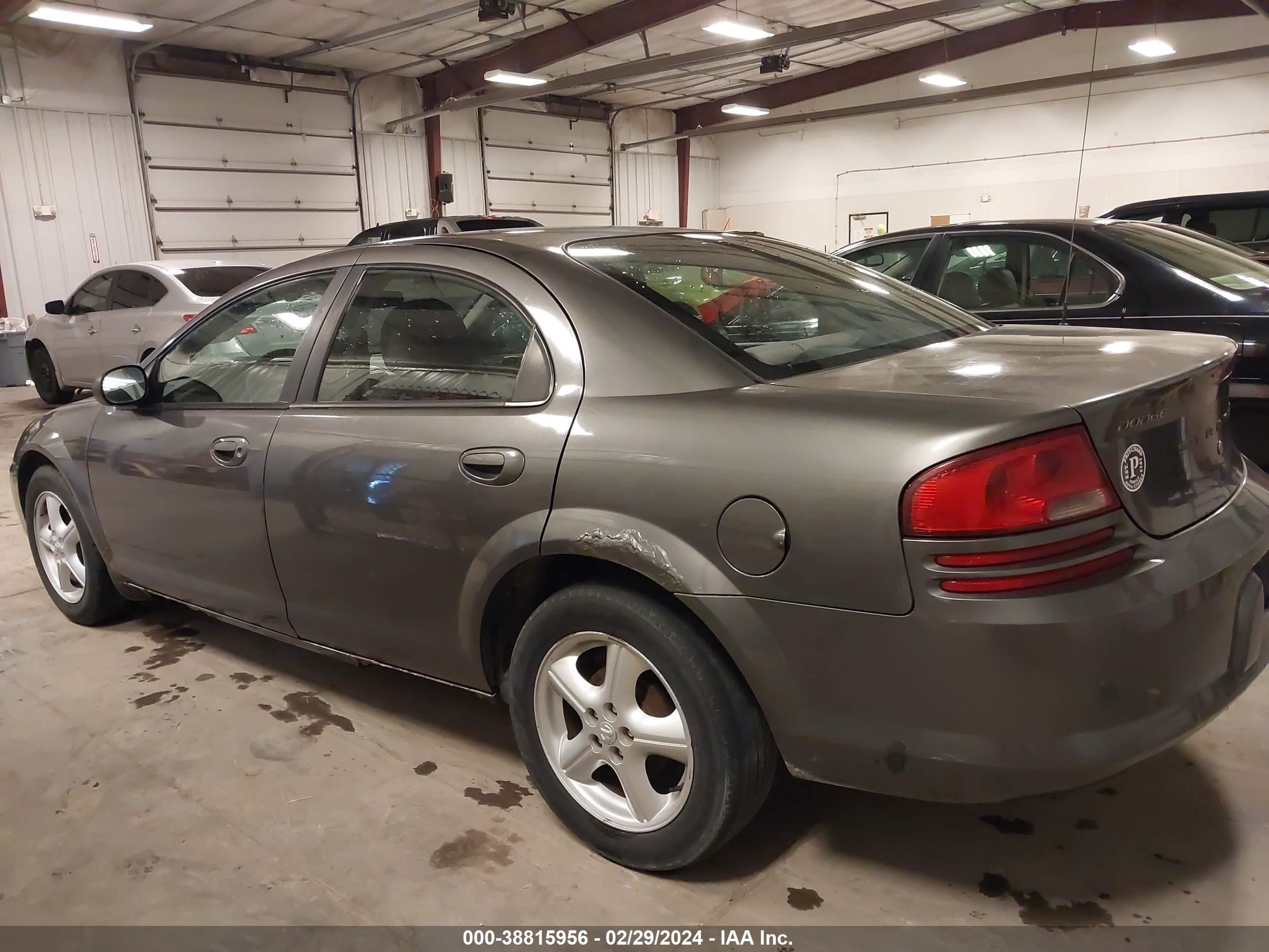 Photo 14 VIN: 1B3EL46X05N582041 - DODGE STRATUS 