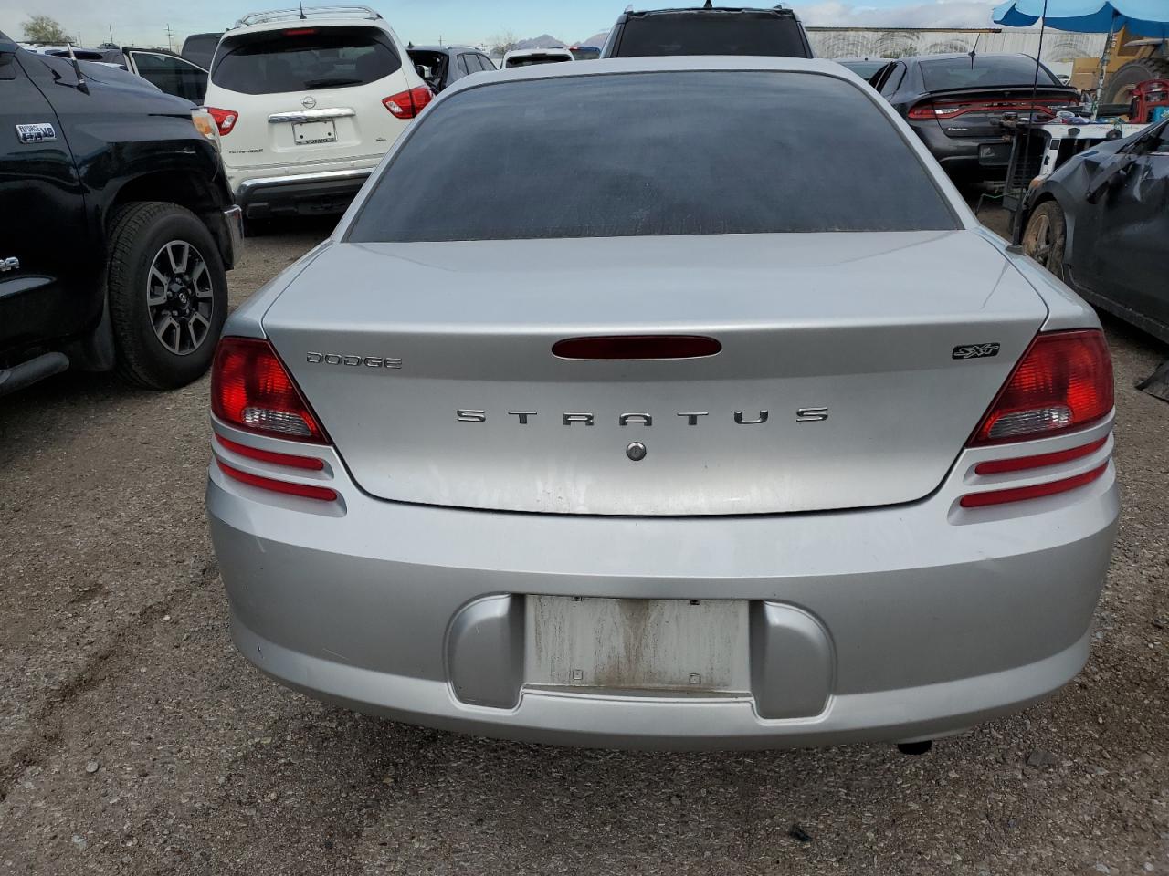 Photo 5 VIN: 1B3EL46X06N240977 - DODGE STRATUS 