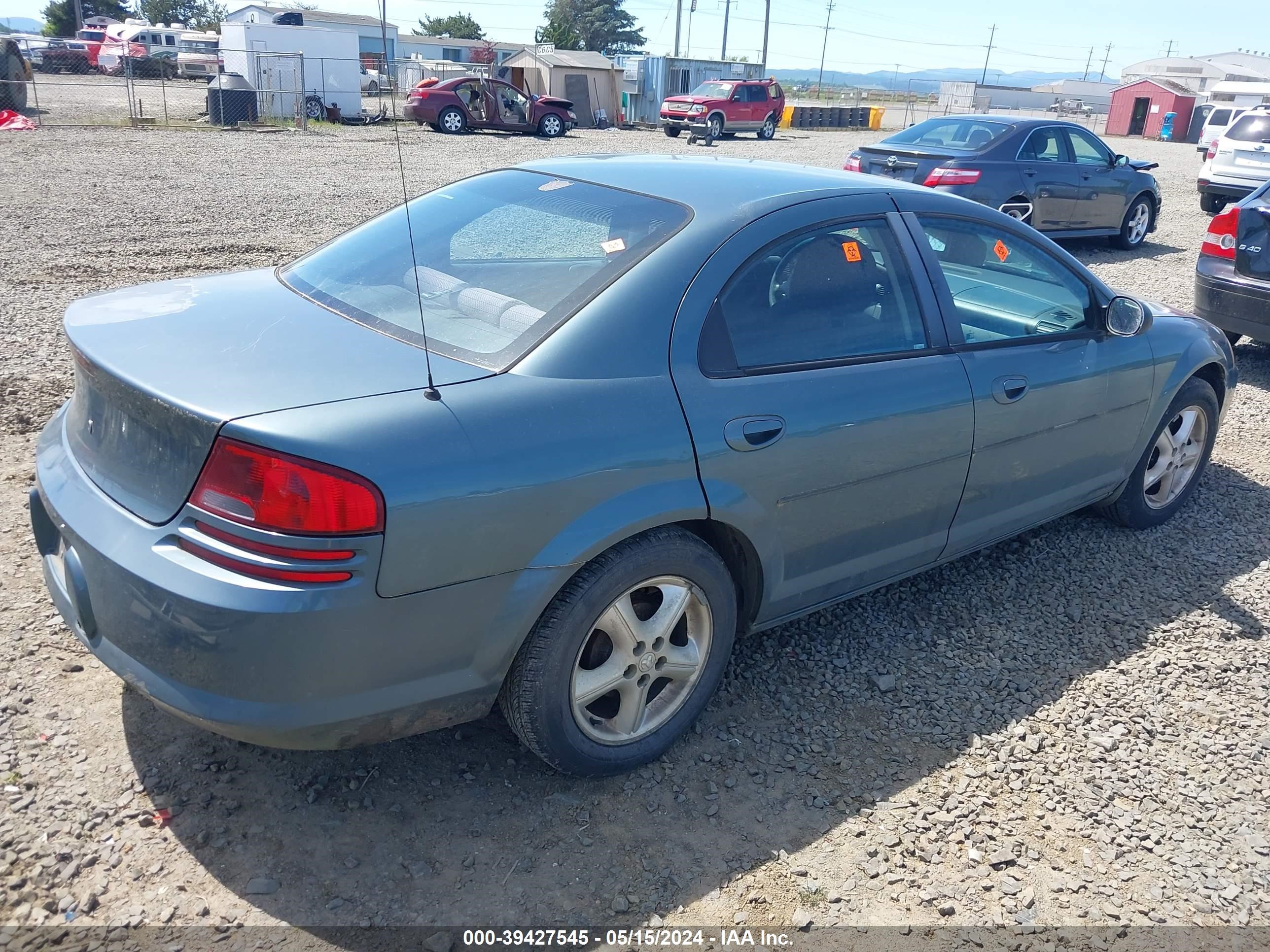 Photo 3 VIN: 1B3EL46X06N245788 - DODGE STRATUS 