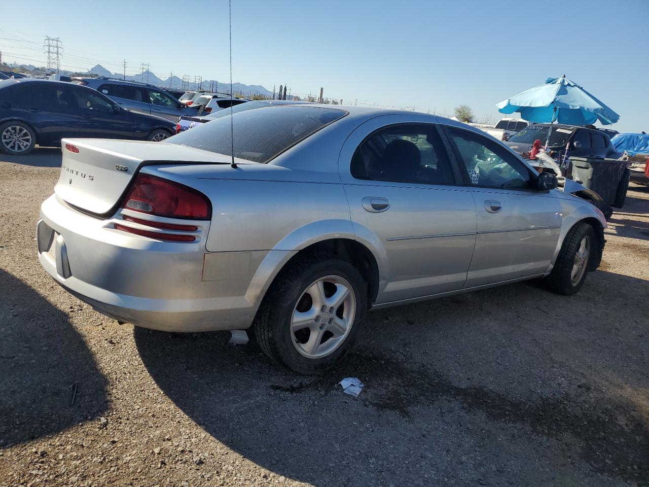 Photo 2 VIN: 1B3EL46X16N177369 - DODGE STRATUS 