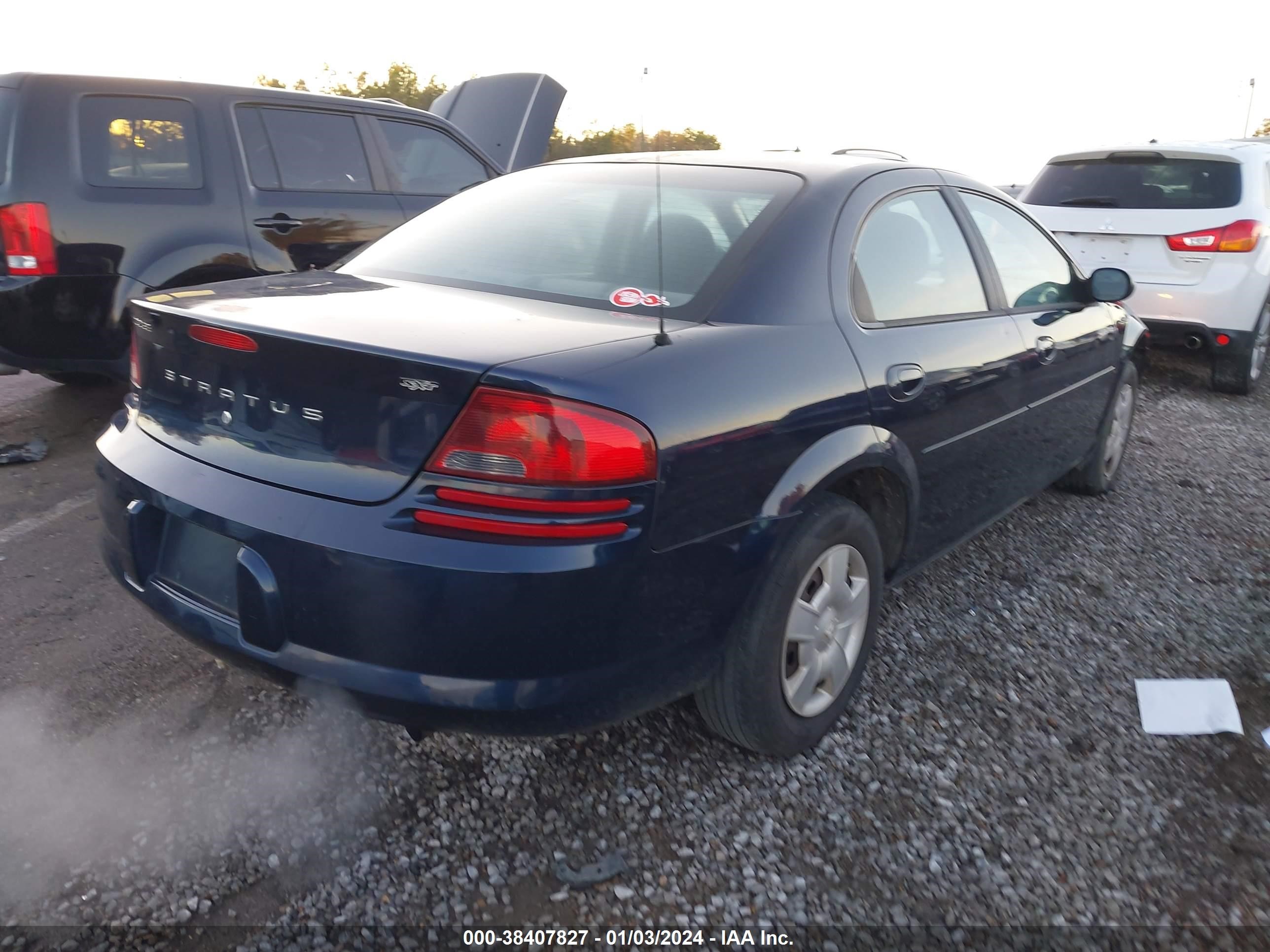 Photo 3 VIN: 1B3EL46X24N238094 - DODGE STRATUS 