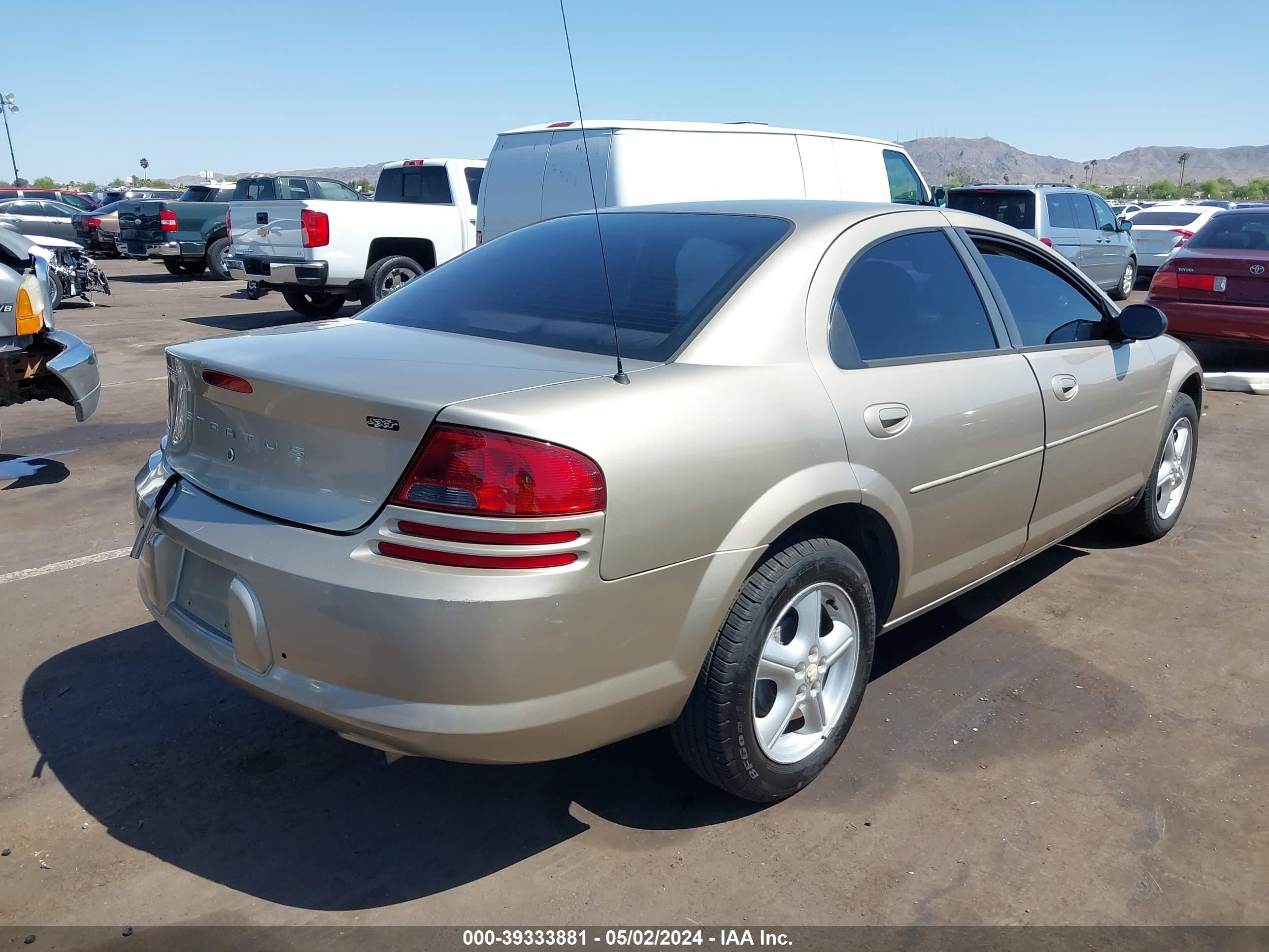 Photo 3 VIN: 1B3EL46X24N244123 - DODGE STRATUS 