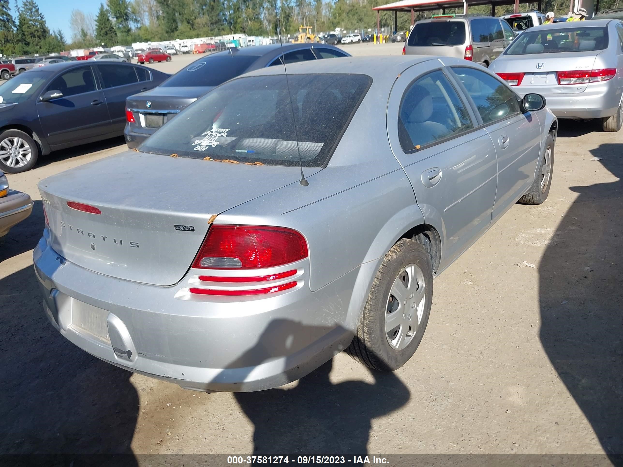 Photo 3 VIN: 1B3EL46X35N696485 - DODGE STRATUS 