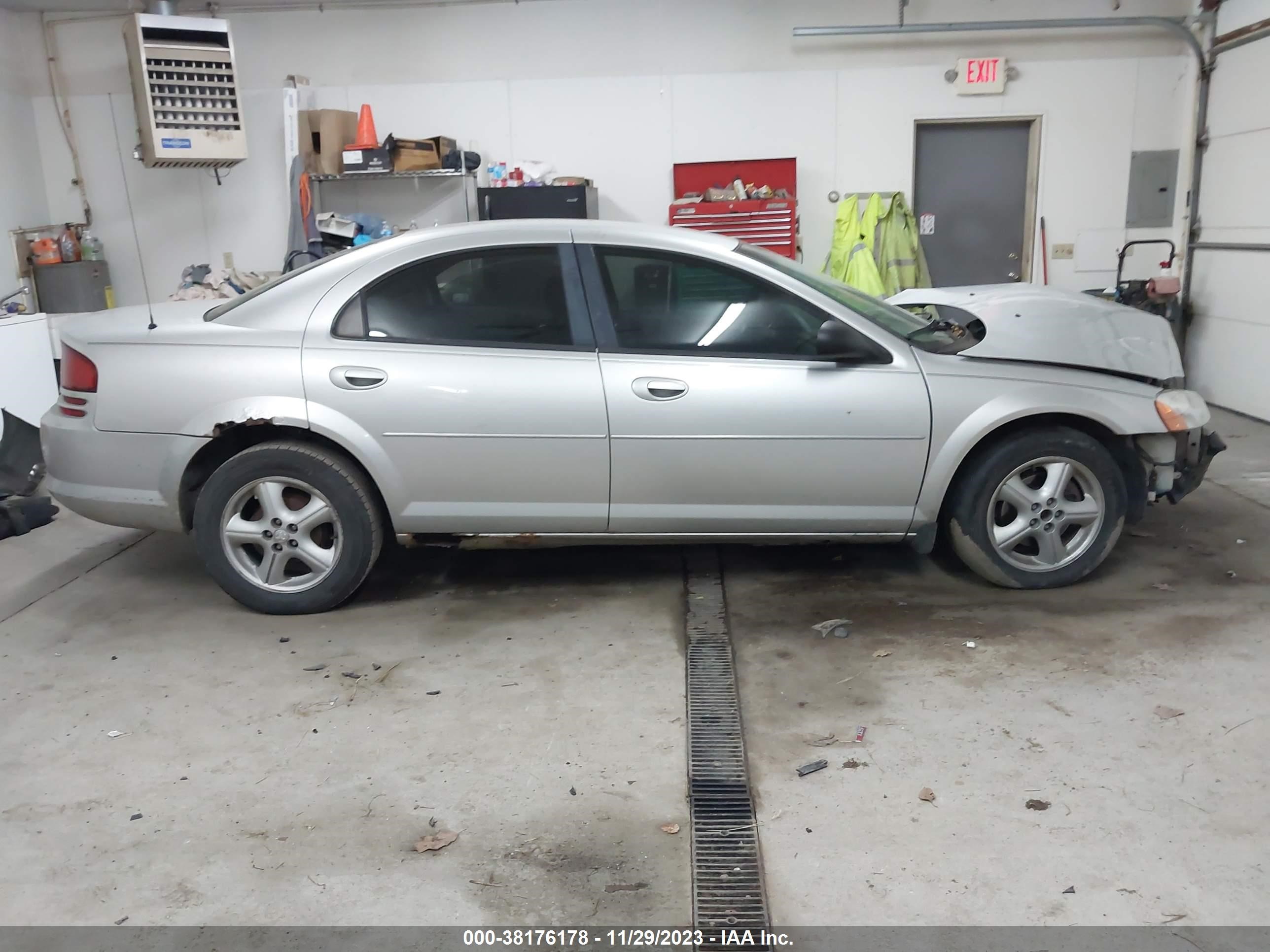 Photo 13 VIN: 1B3EL46X45N504958 - DODGE STRATUS 