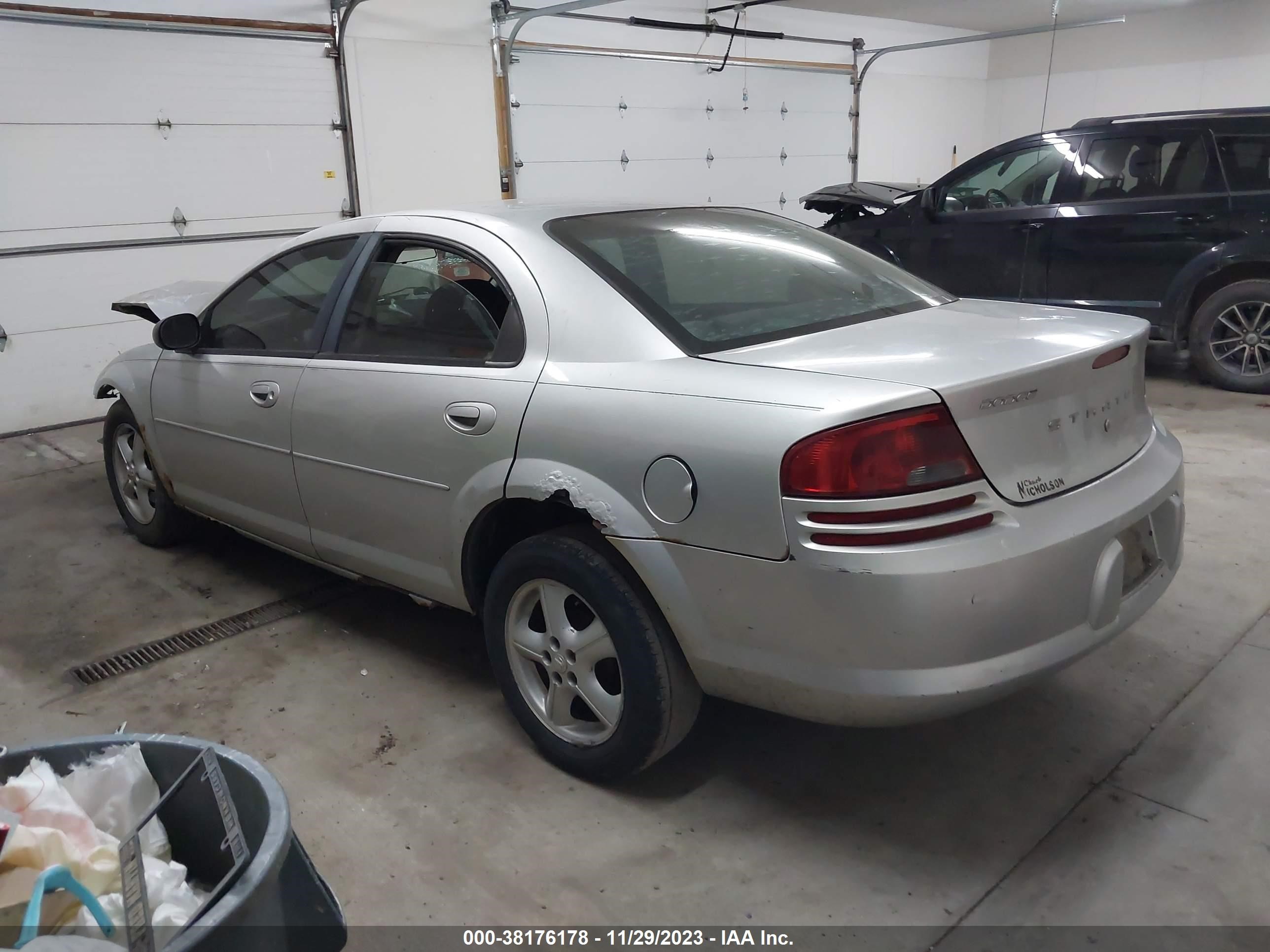 Photo 2 VIN: 1B3EL46X45N504958 - DODGE STRATUS 