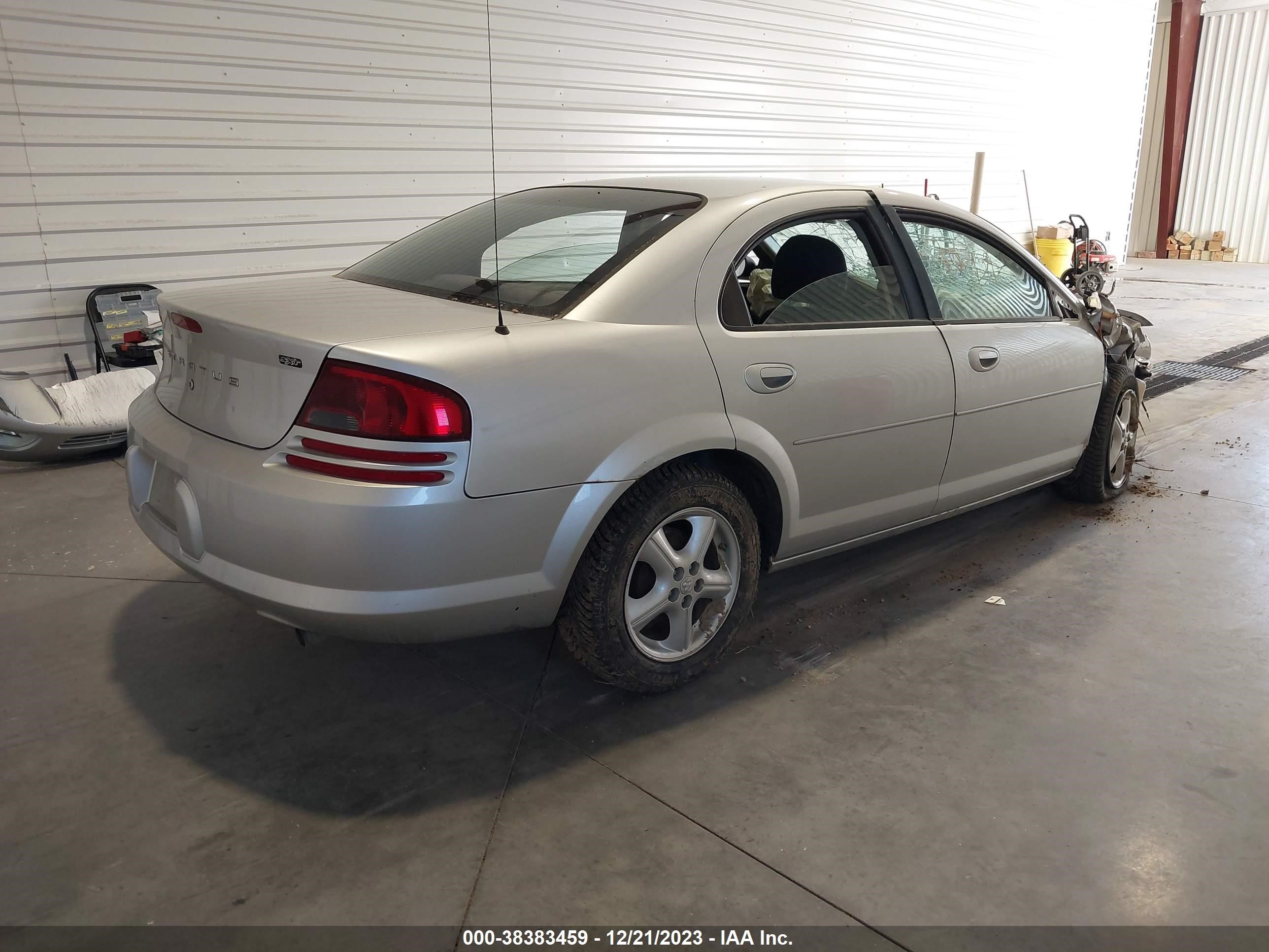 Photo 3 VIN: 1B3EL46X55N651595 - DODGE STRATUS 