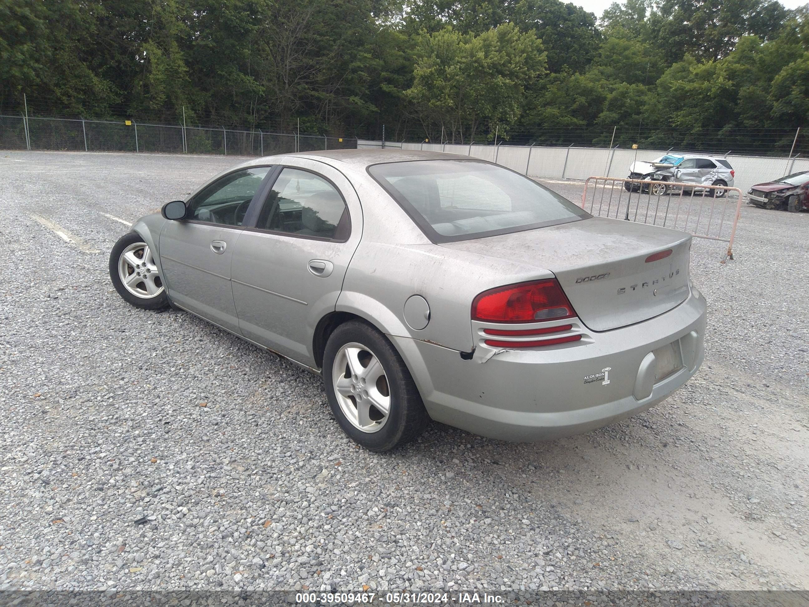 Photo 2 VIN: 1B3EL46X65N700304 - DODGE STRATUS 