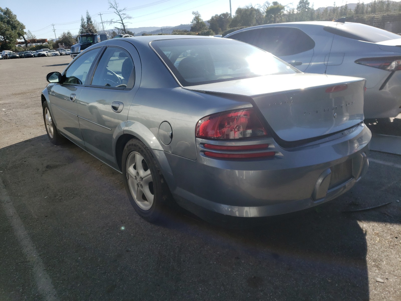 Photo 2 VIN: 1B3EL46X66N138521 - DODGE STRATUS SX 