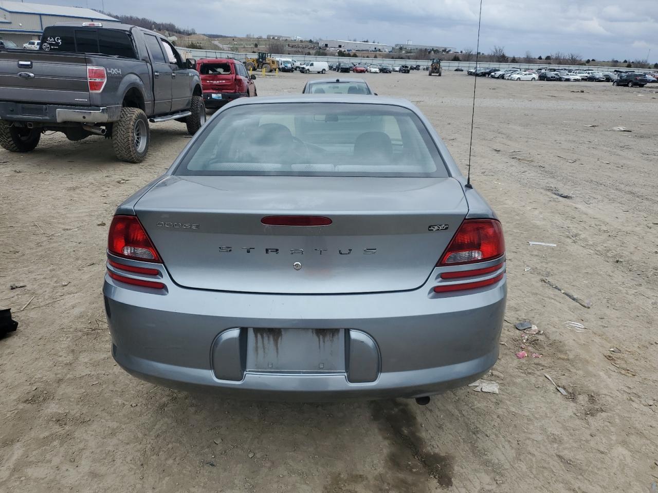 Photo 5 VIN: 1B3EL46X76N230625 - DODGE STRATUS 