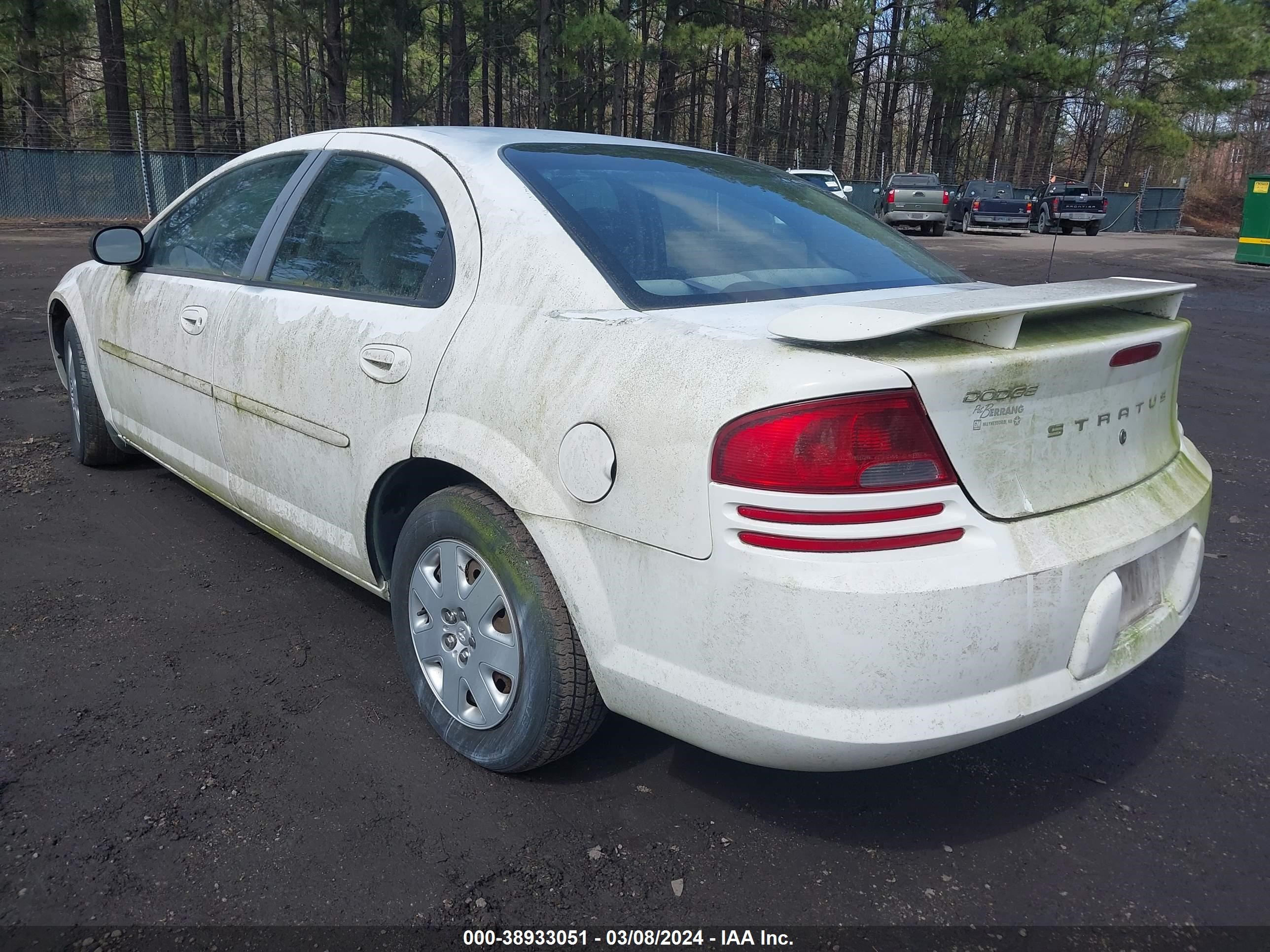 Photo 2 VIN: 1B3EL46X82N299978 - DODGE STRATUS 