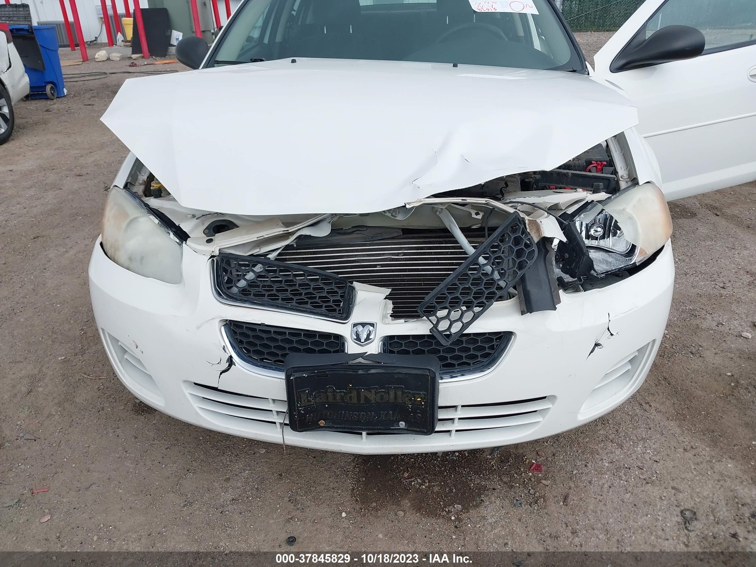 Photo 5 VIN: 1B3EL46X85N605839 - DODGE STRATUS 