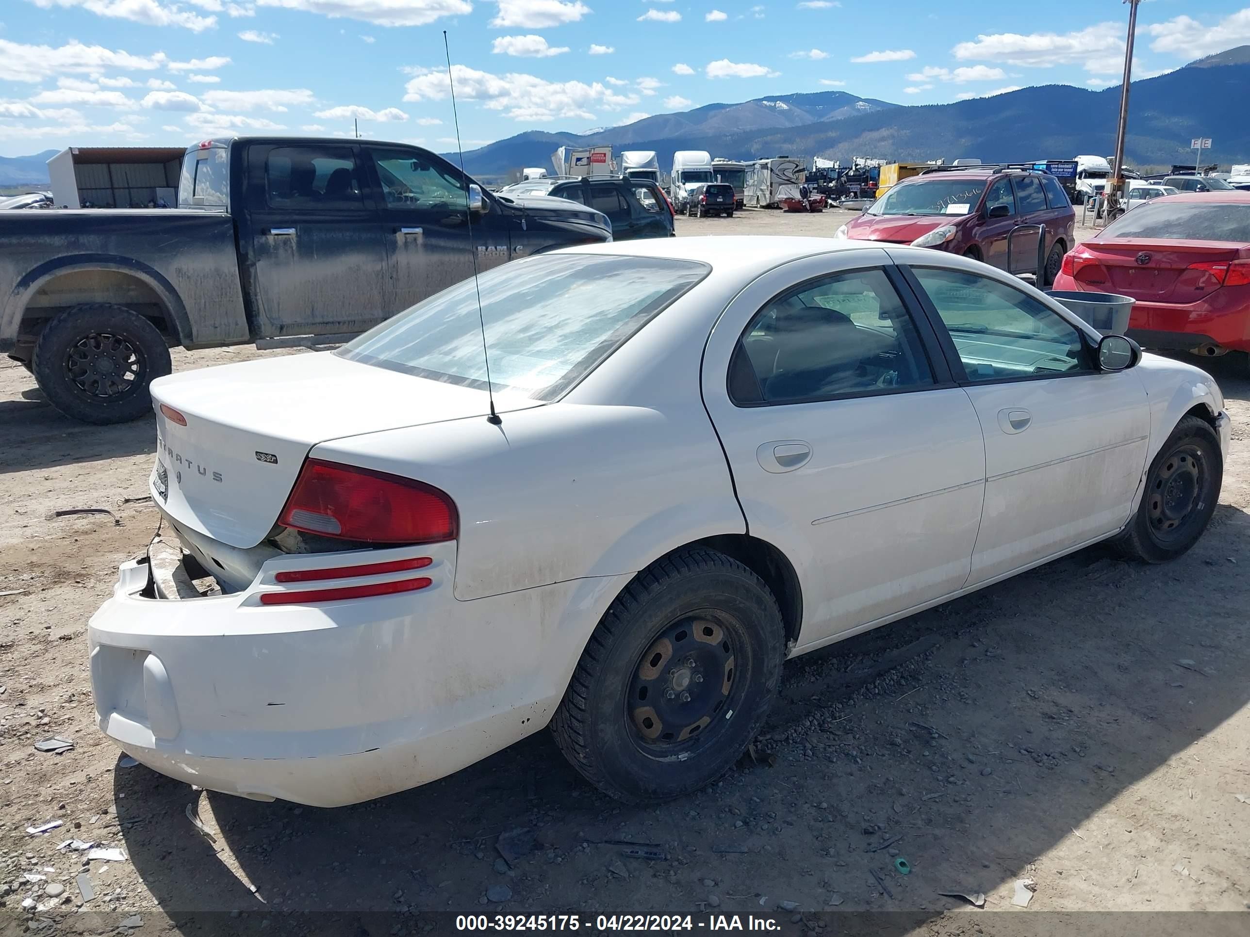 Photo 3 VIN: 1B3EL46X95N601430 - DODGE STRATUS 