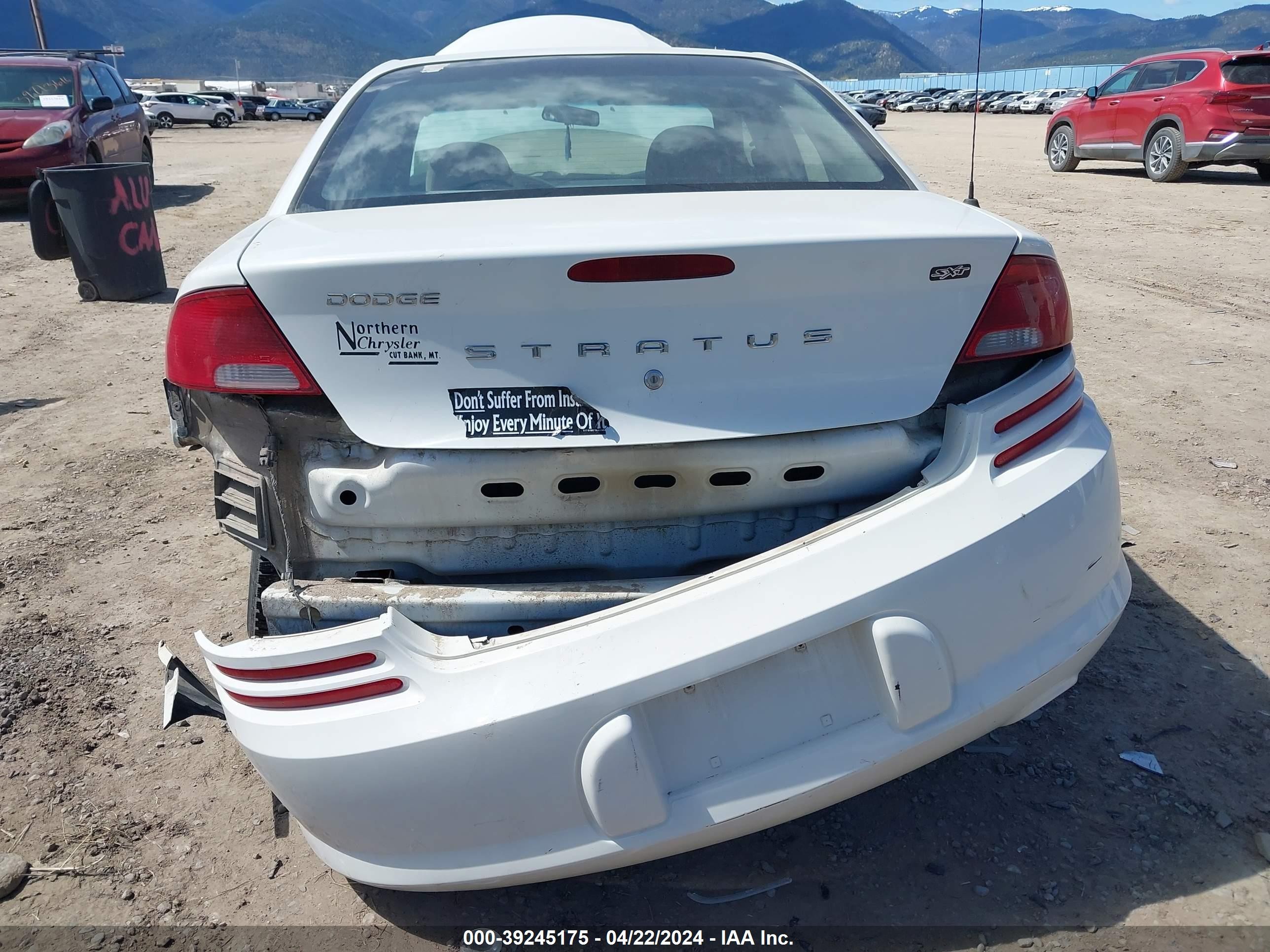 Photo 5 VIN: 1B3EL46X95N601430 - DODGE STRATUS 