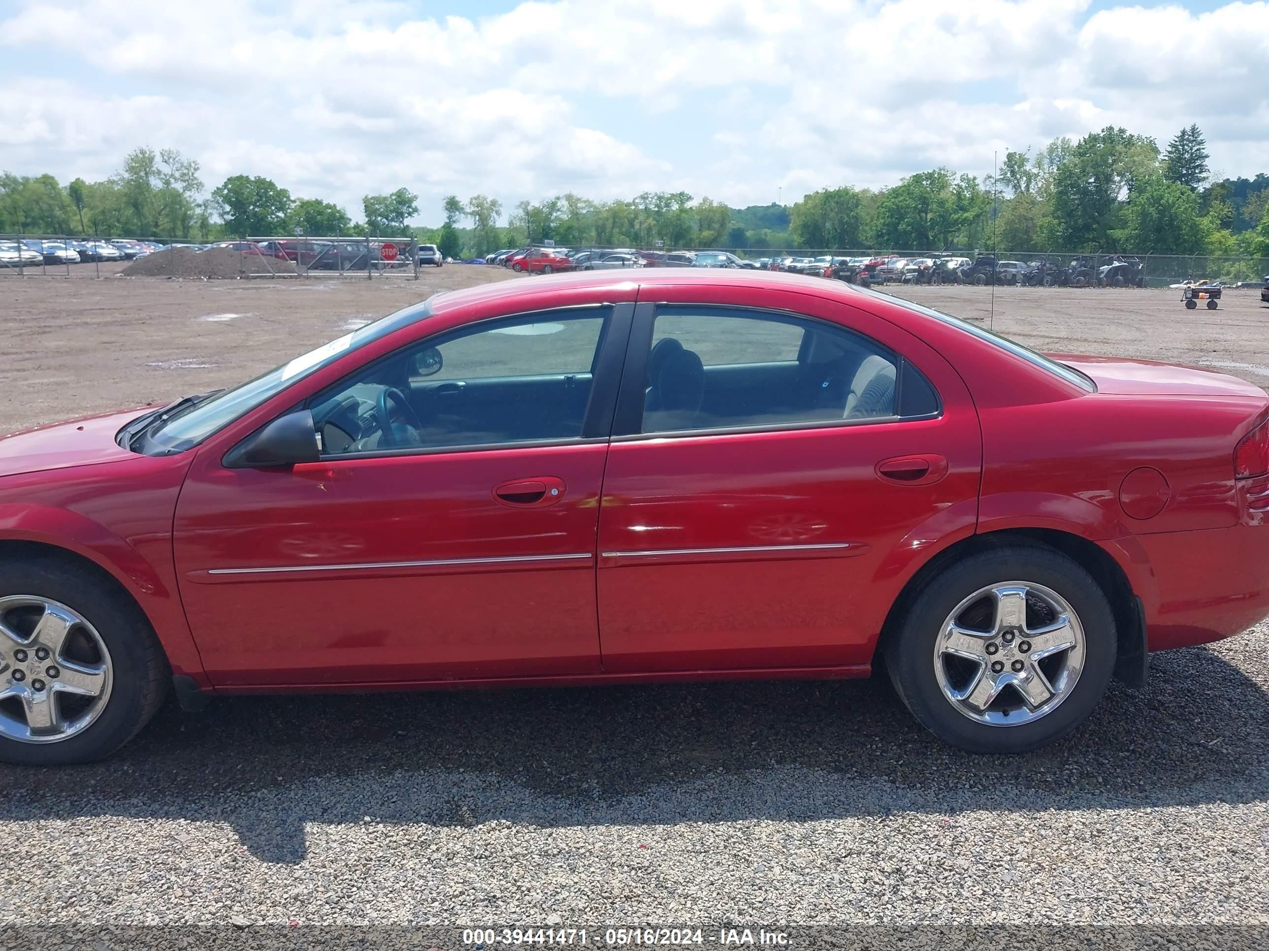 Photo 13 VIN: 1B3EL56R12N151100 - DODGE STRATUS 