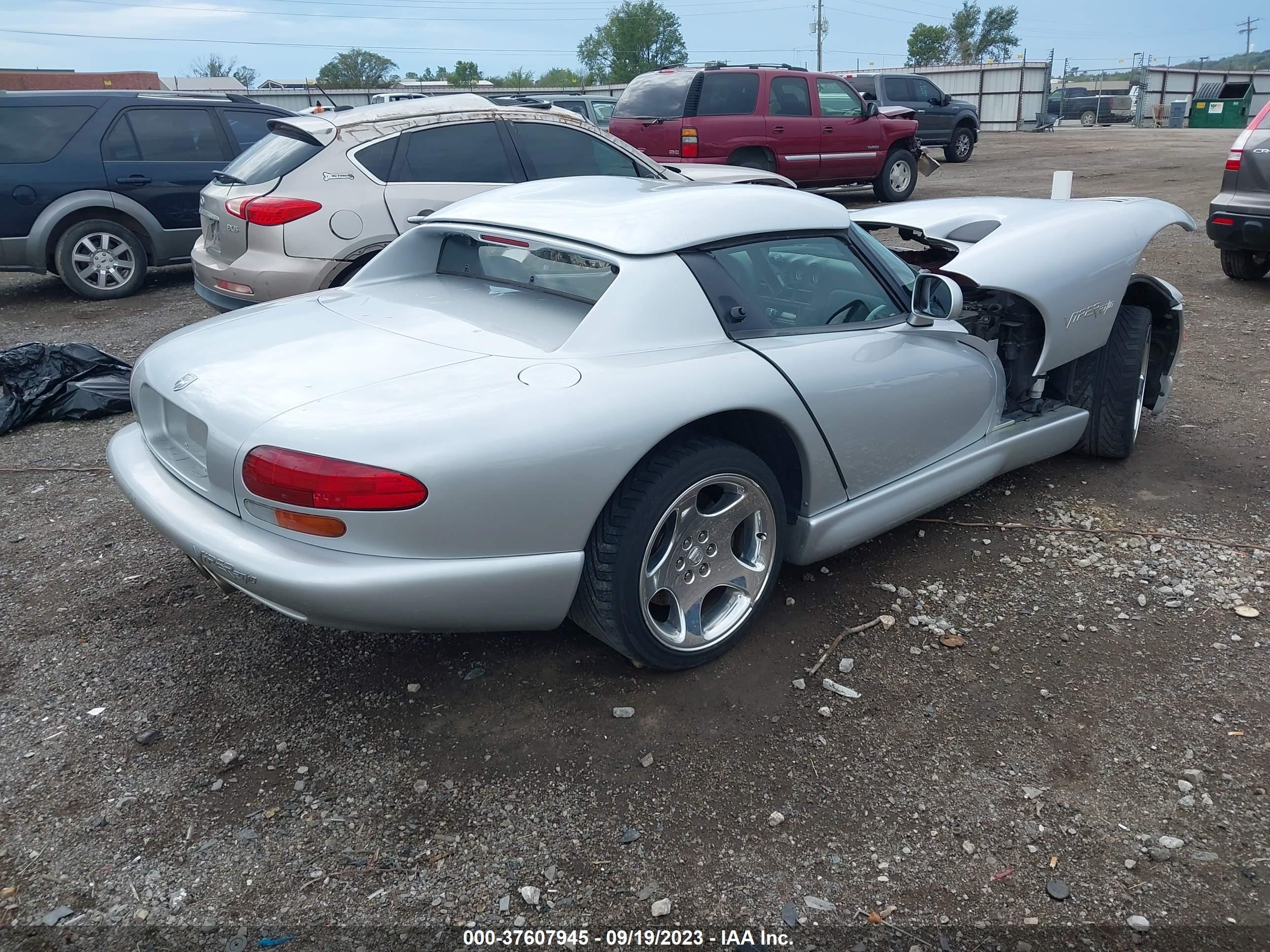 Photo 3 VIN: 1B3ER65E0XV503397 - DODGE VIPER 