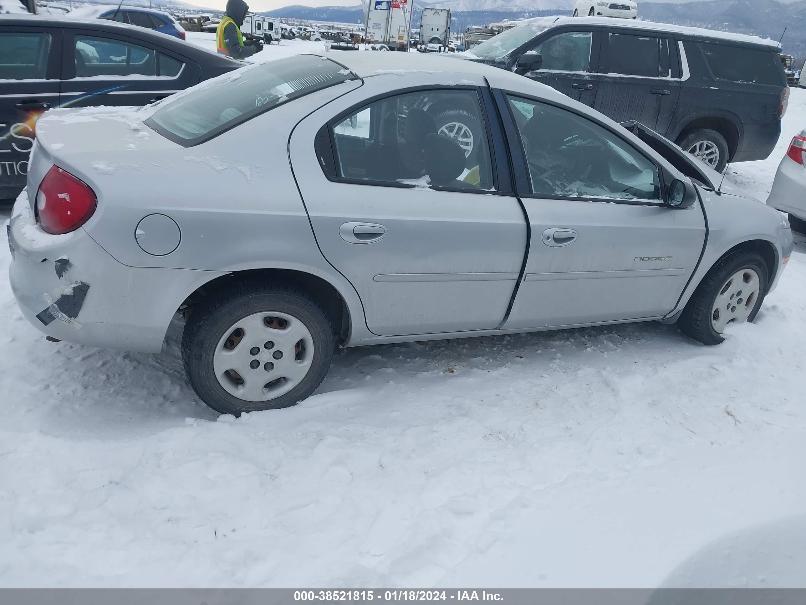 Photo 12 VIN: 1B3ES46C0YD796053 - DODGE NEON 