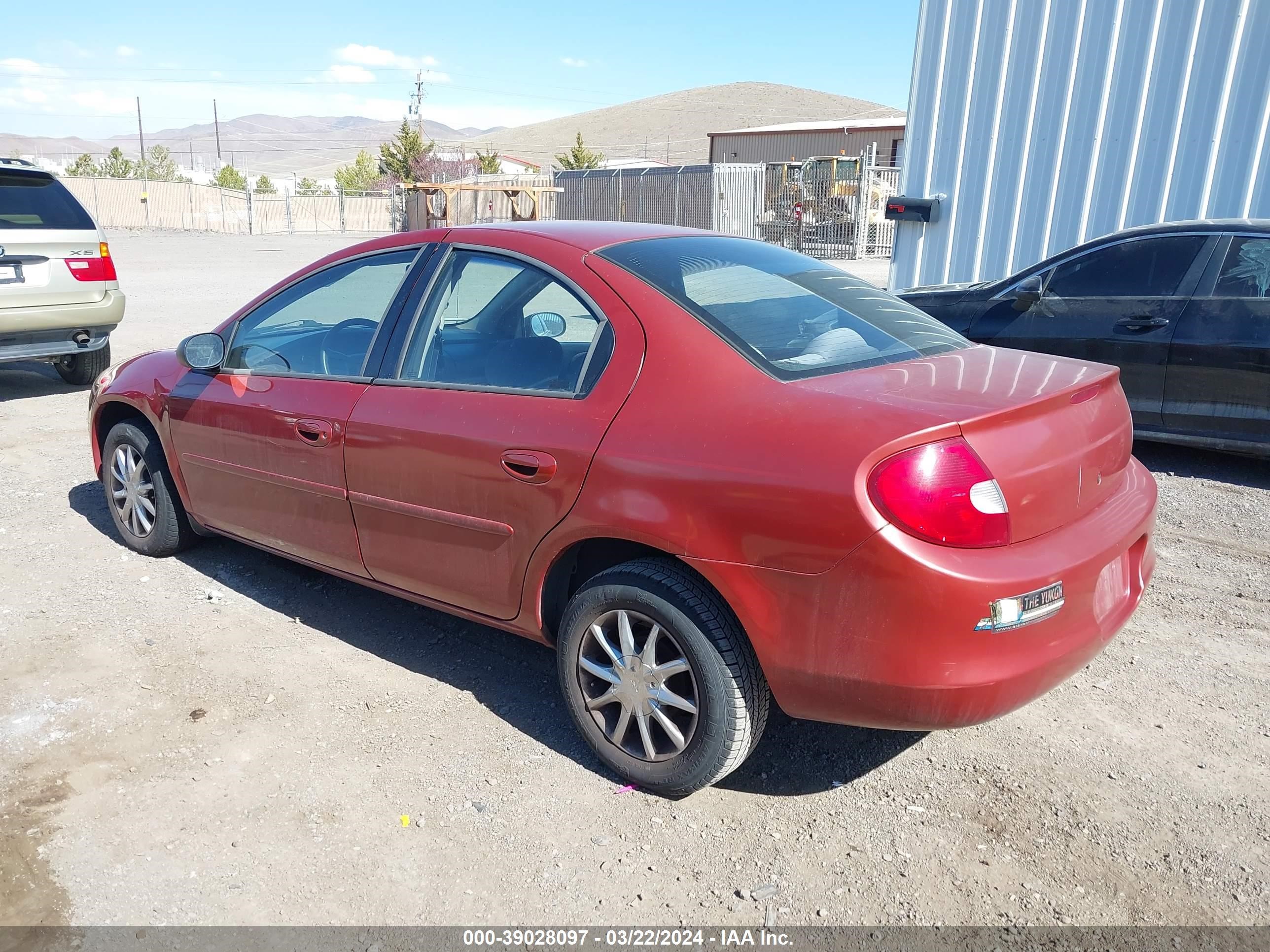 Photo 2 VIN: 1B3ES46C3YD561632 - DODGE NEON 