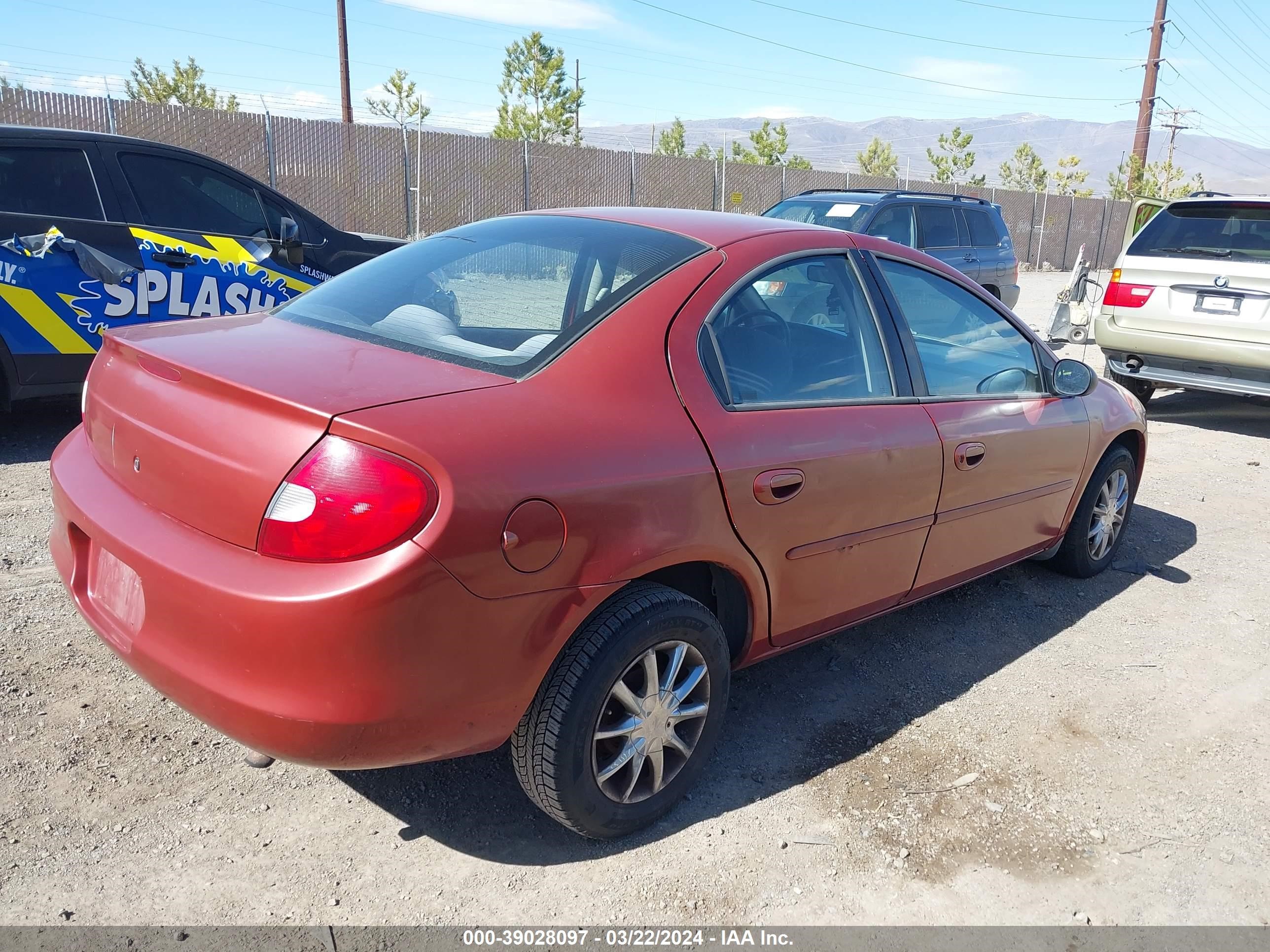 Photo 3 VIN: 1B3ES46C3YD561632 - DODGE NEON 