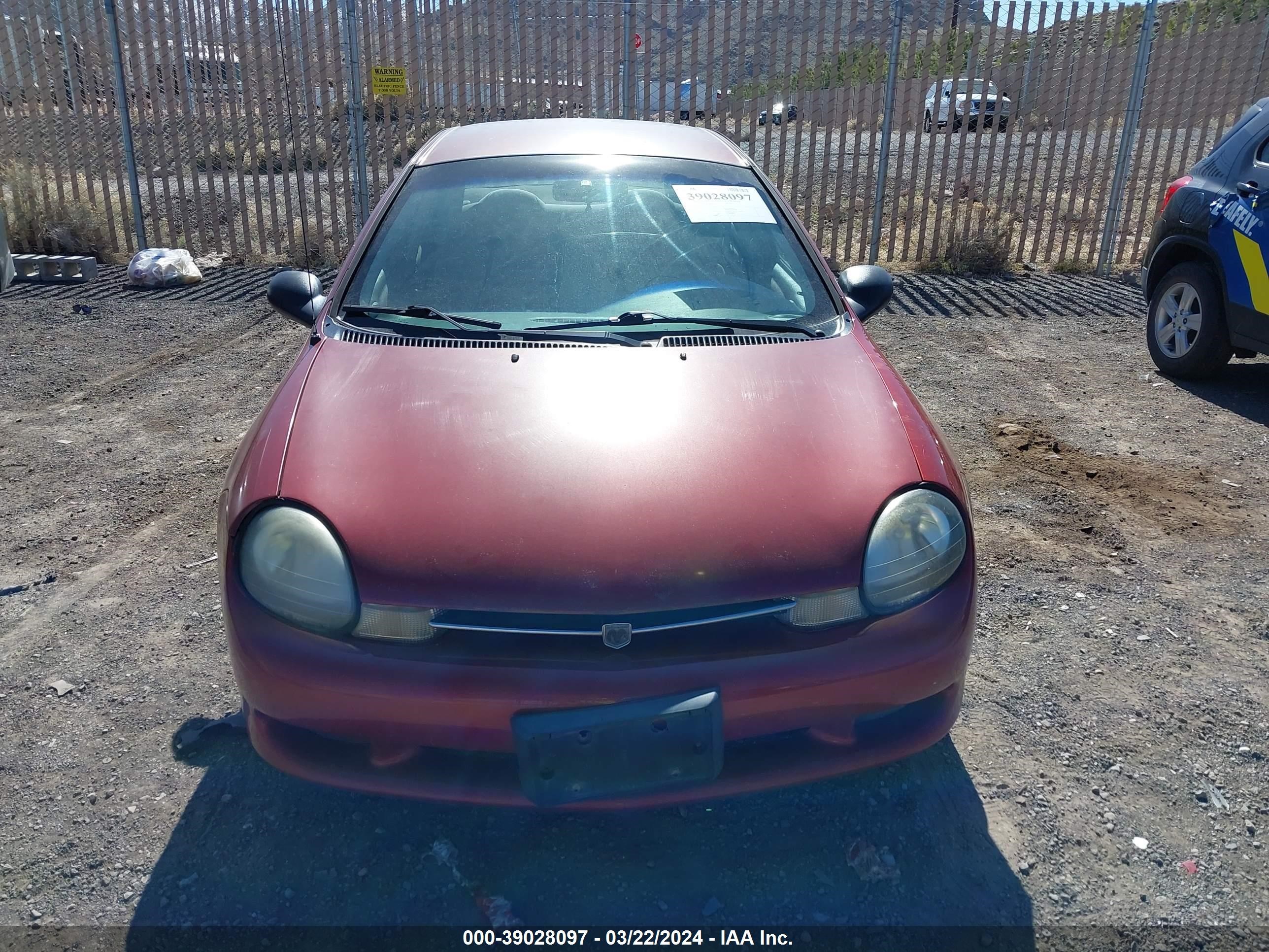 Photo 5 VIN: 1B3ES46C3YD561632 - DODGE NEON 