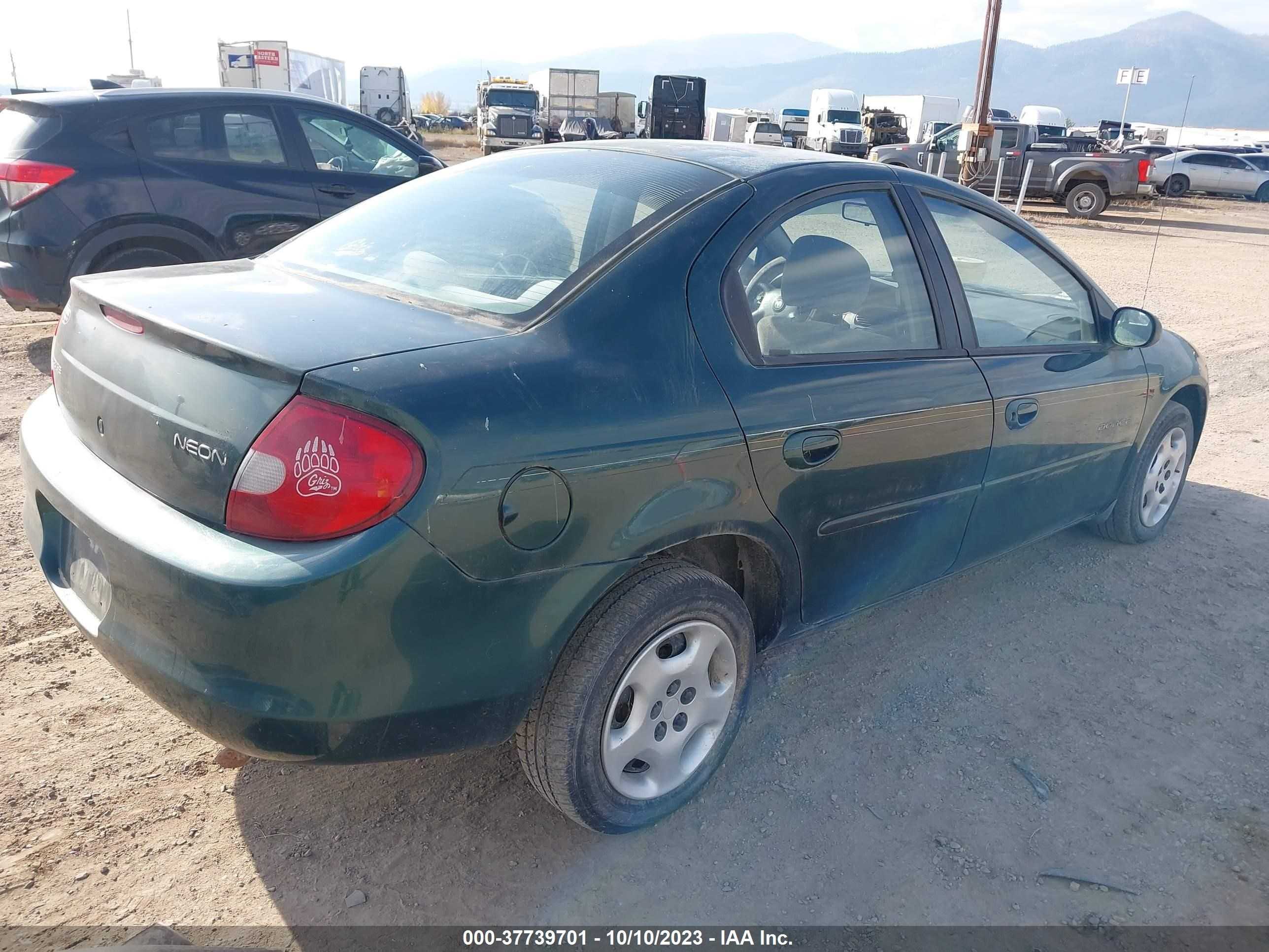 Photo 3 VIN: 1B3ES46C3YD572954 - DODGE NEON 