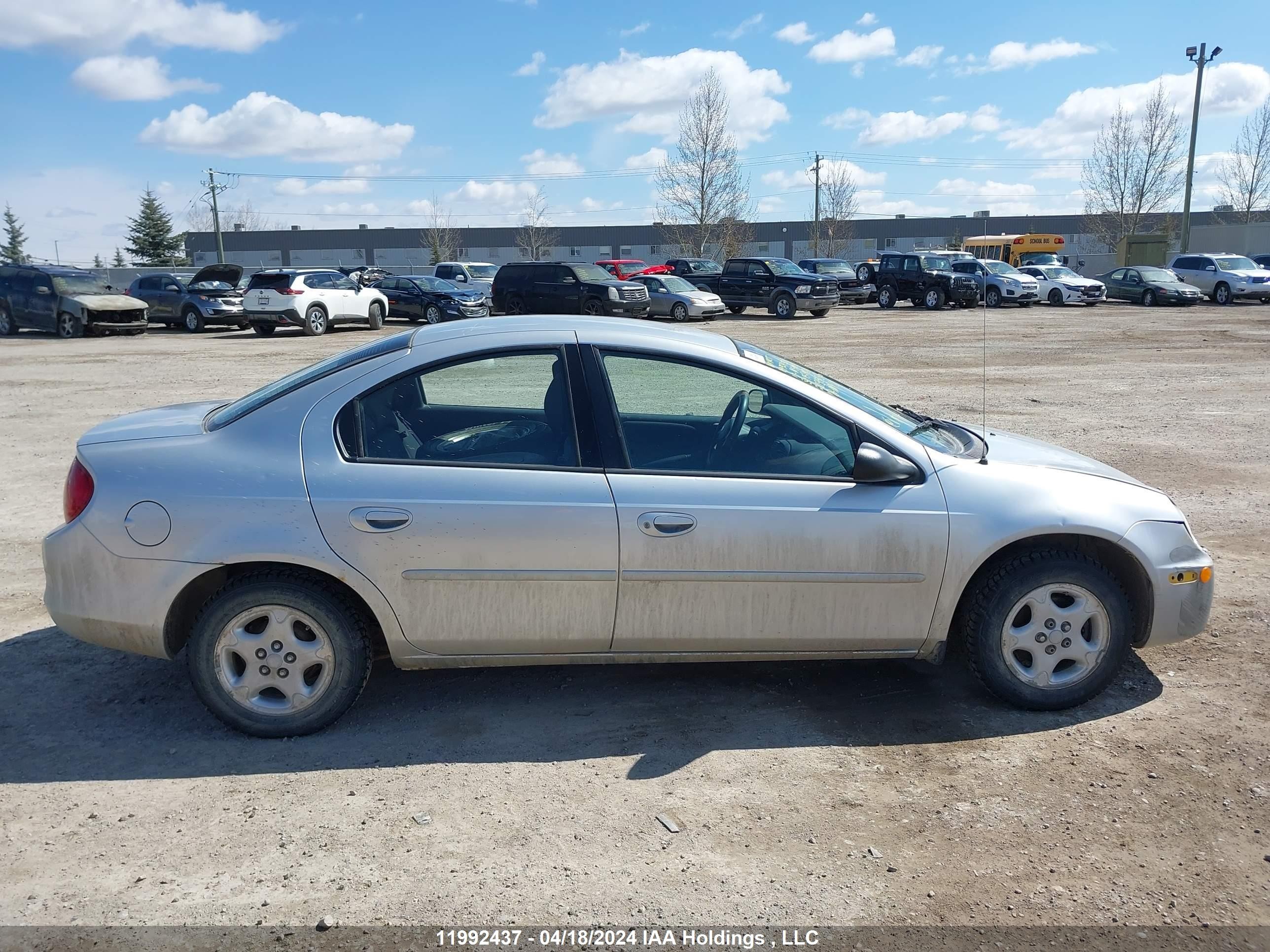 Photo 12 VIN: 1B3ES46C43D157439 - DODGE NEON 