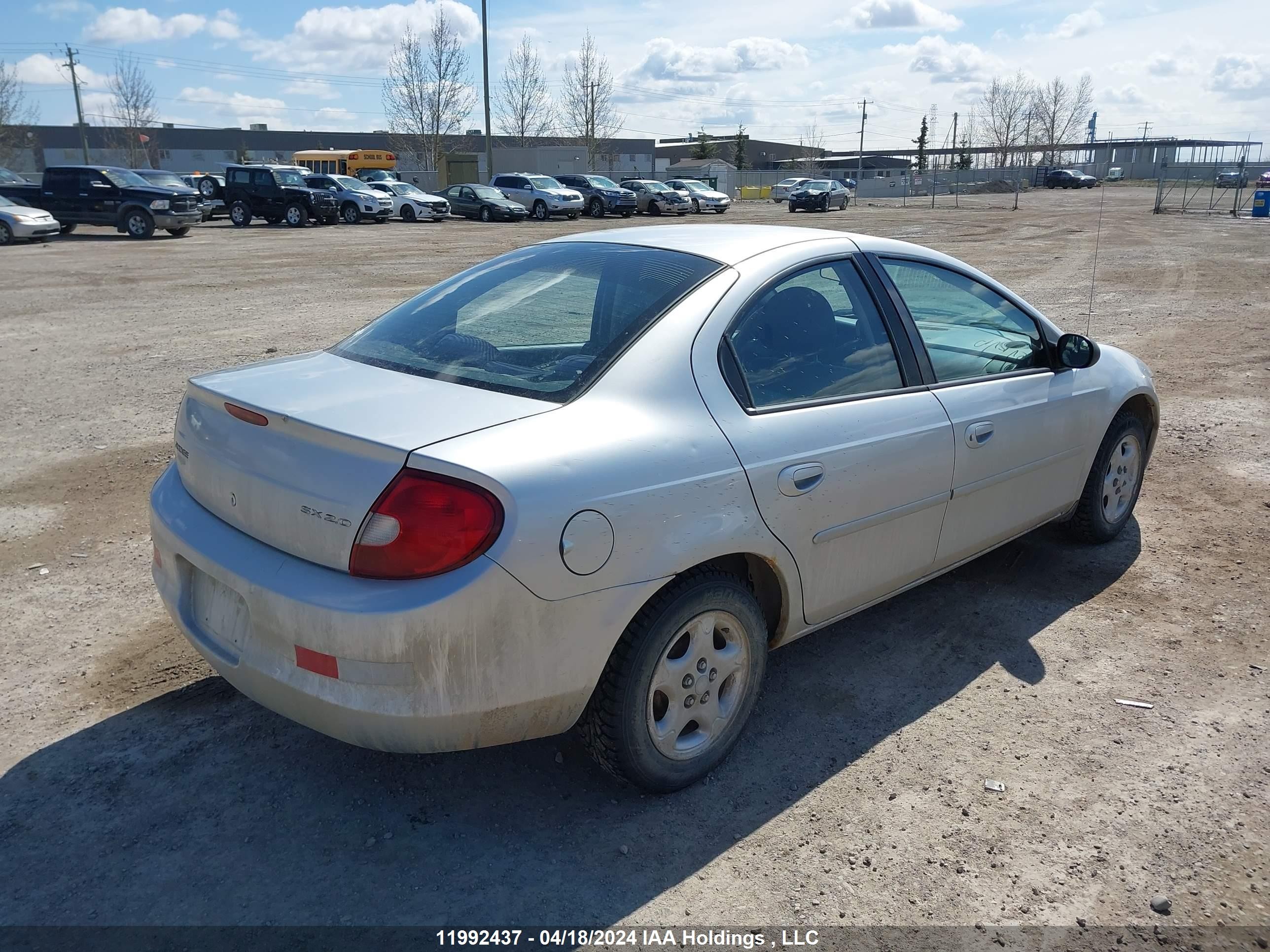 Photo 3 VIN: 1B3ES46C43D157439 - DODGE NEON 