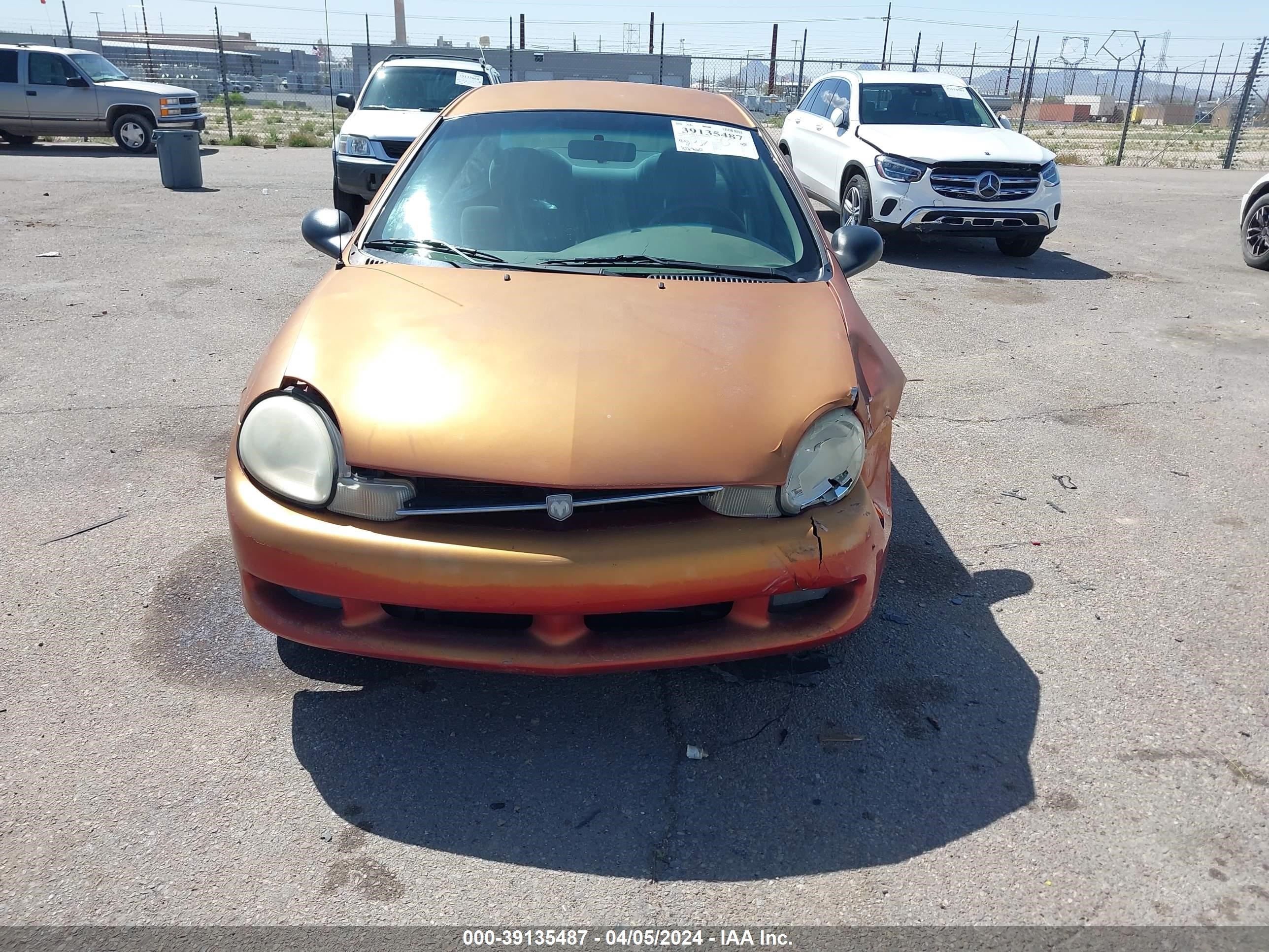 Photo 11 VIN: 1B3ES46C4YD697249 - DODGE NEON 