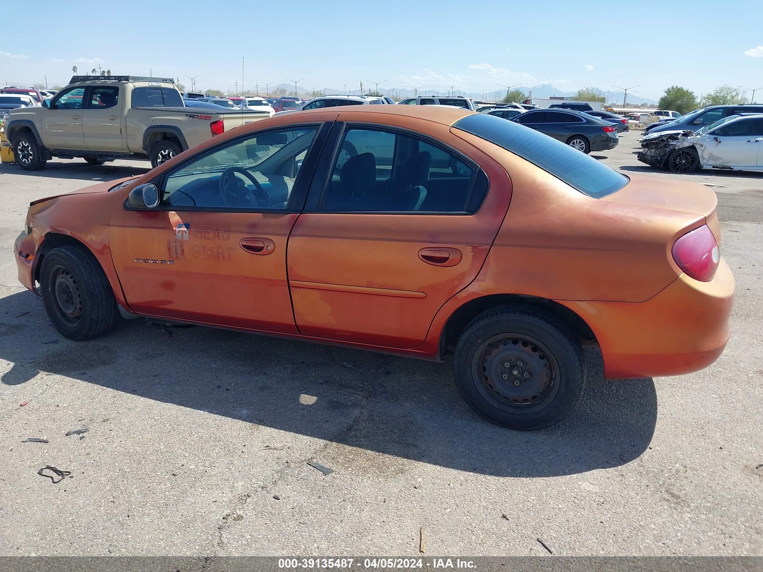 Photo 13 VIN: 1B3ES46C4YD697249 - DODGE NEON 