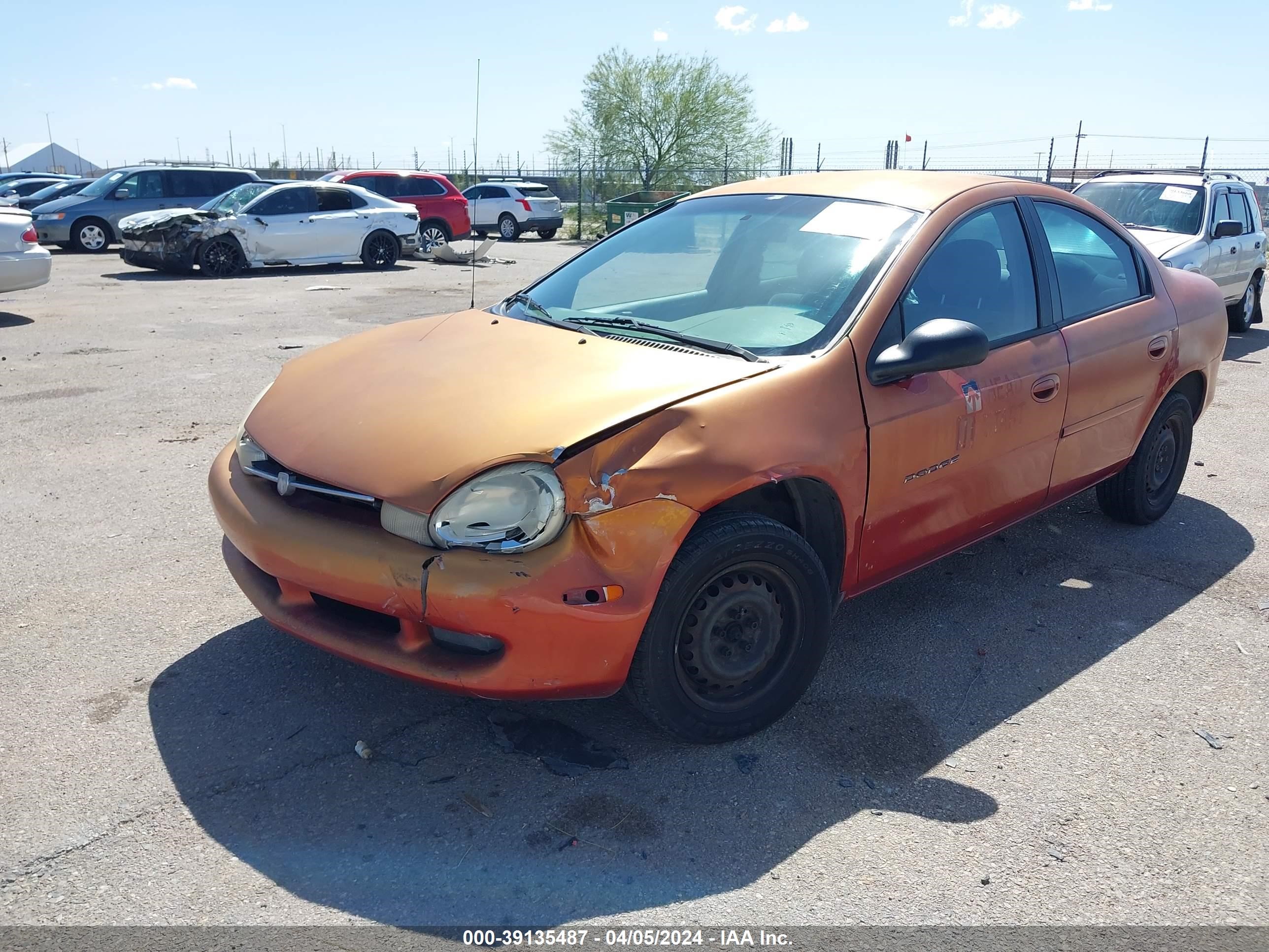 Photo 5 VIN: 1B3ES46C4YD697249 - DODGE NEON 