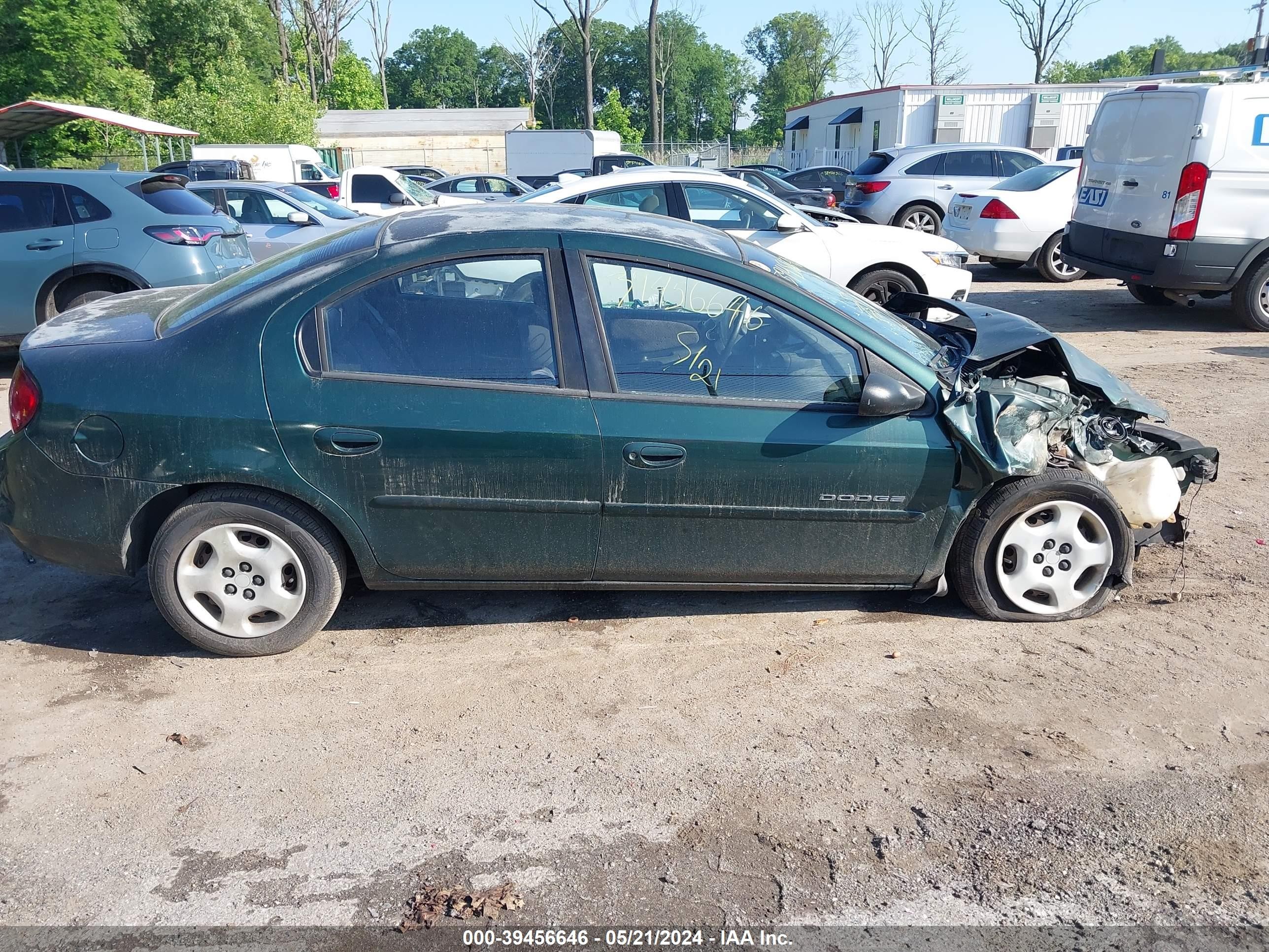 Photo 13 VIN: 1B3ES46C8YD823080 - DODGE NEON 