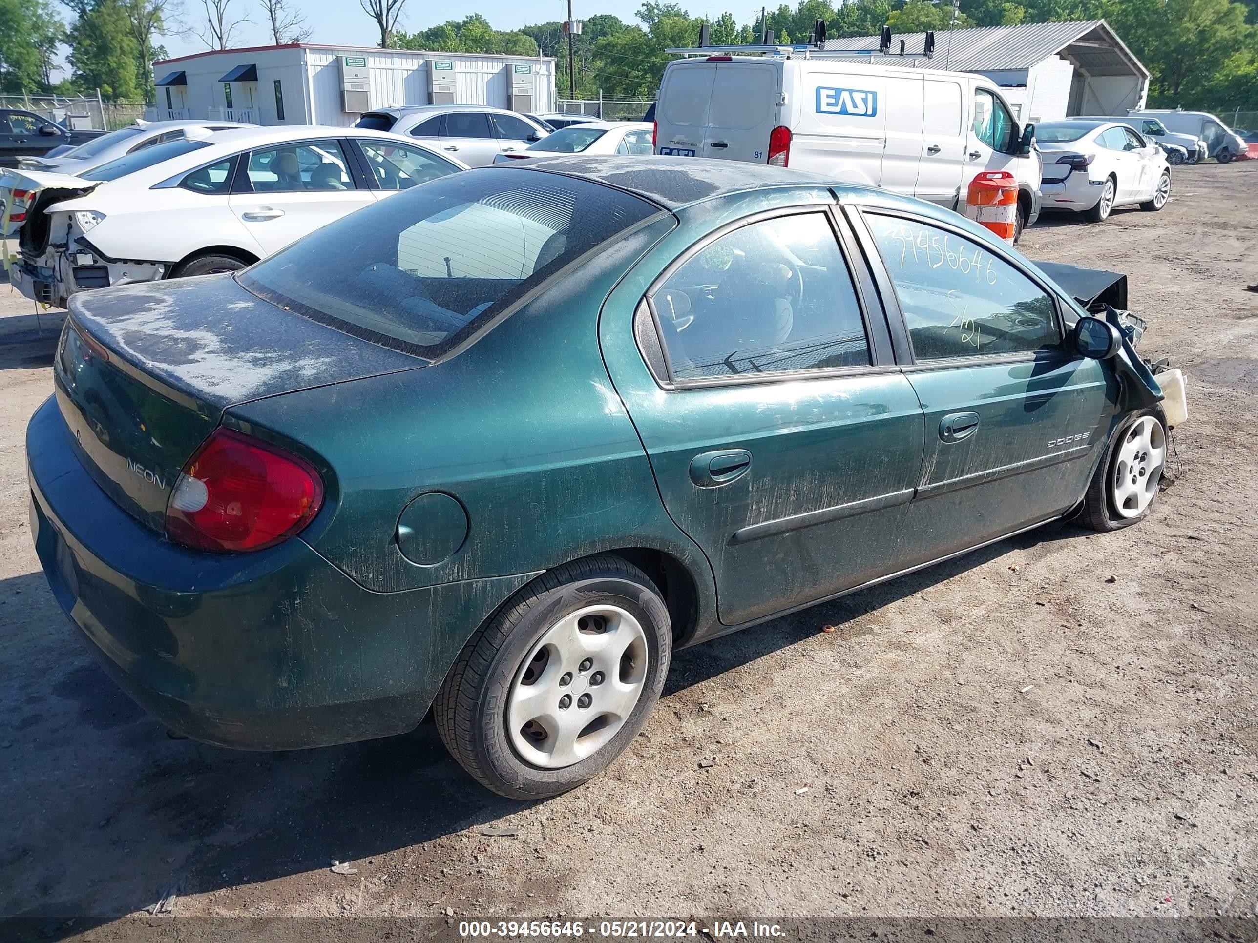 Photo 3 VIN: 1B3ES46C8YD823080 - DODGE NEON 