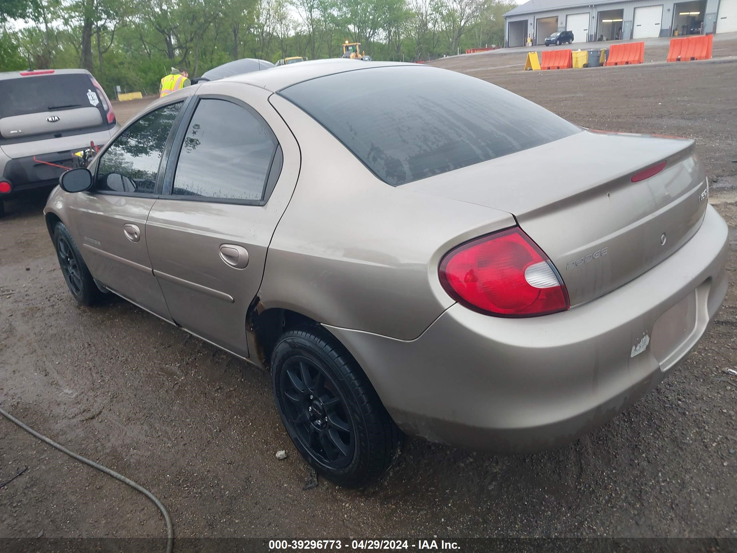 Photo 2 VIN: 1B3ES46C8YD857813 - DODGE NEON 