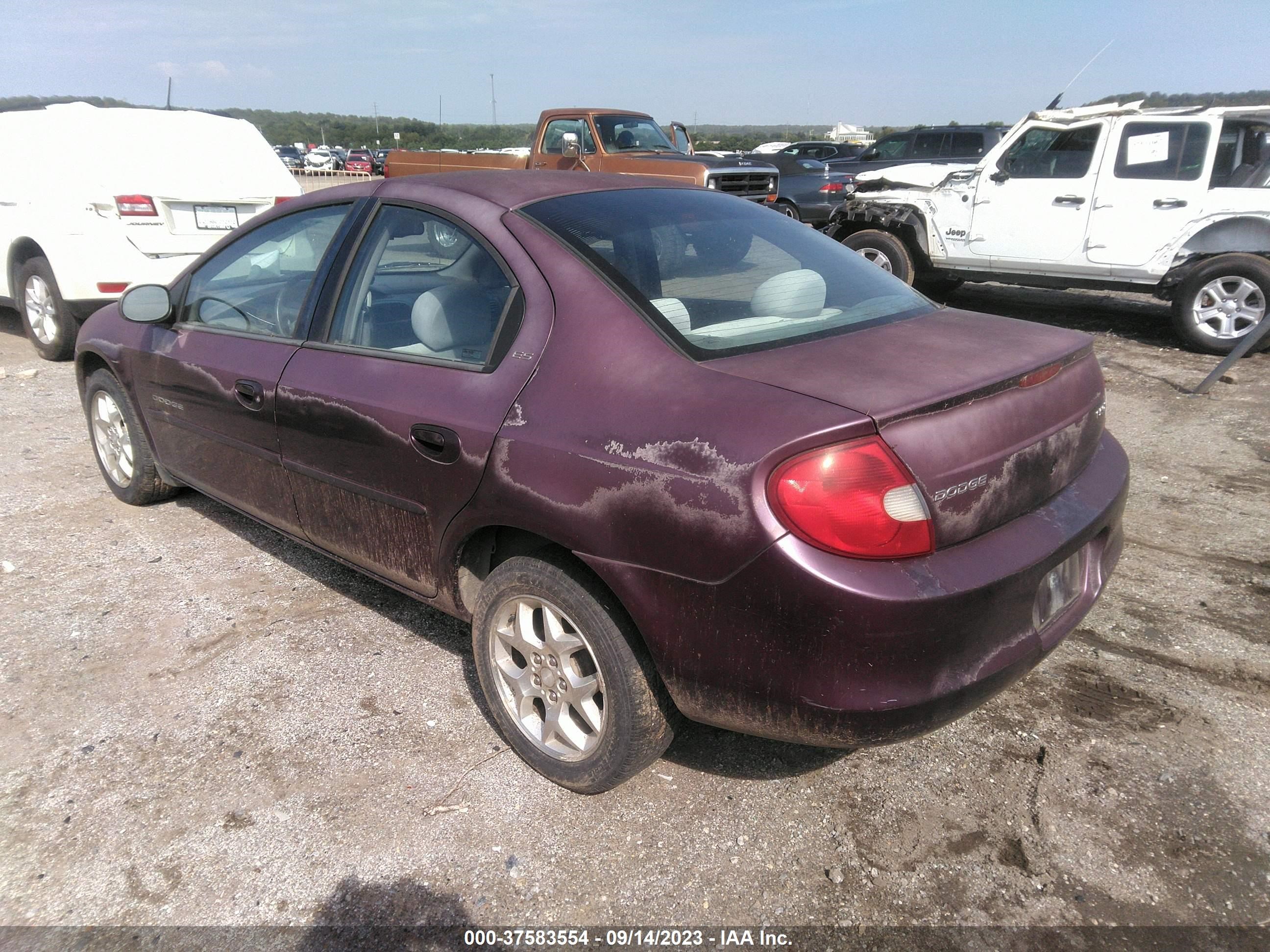 Photo 2 VIN: 1B3ES46C9YD608842 - DODGE NEON 