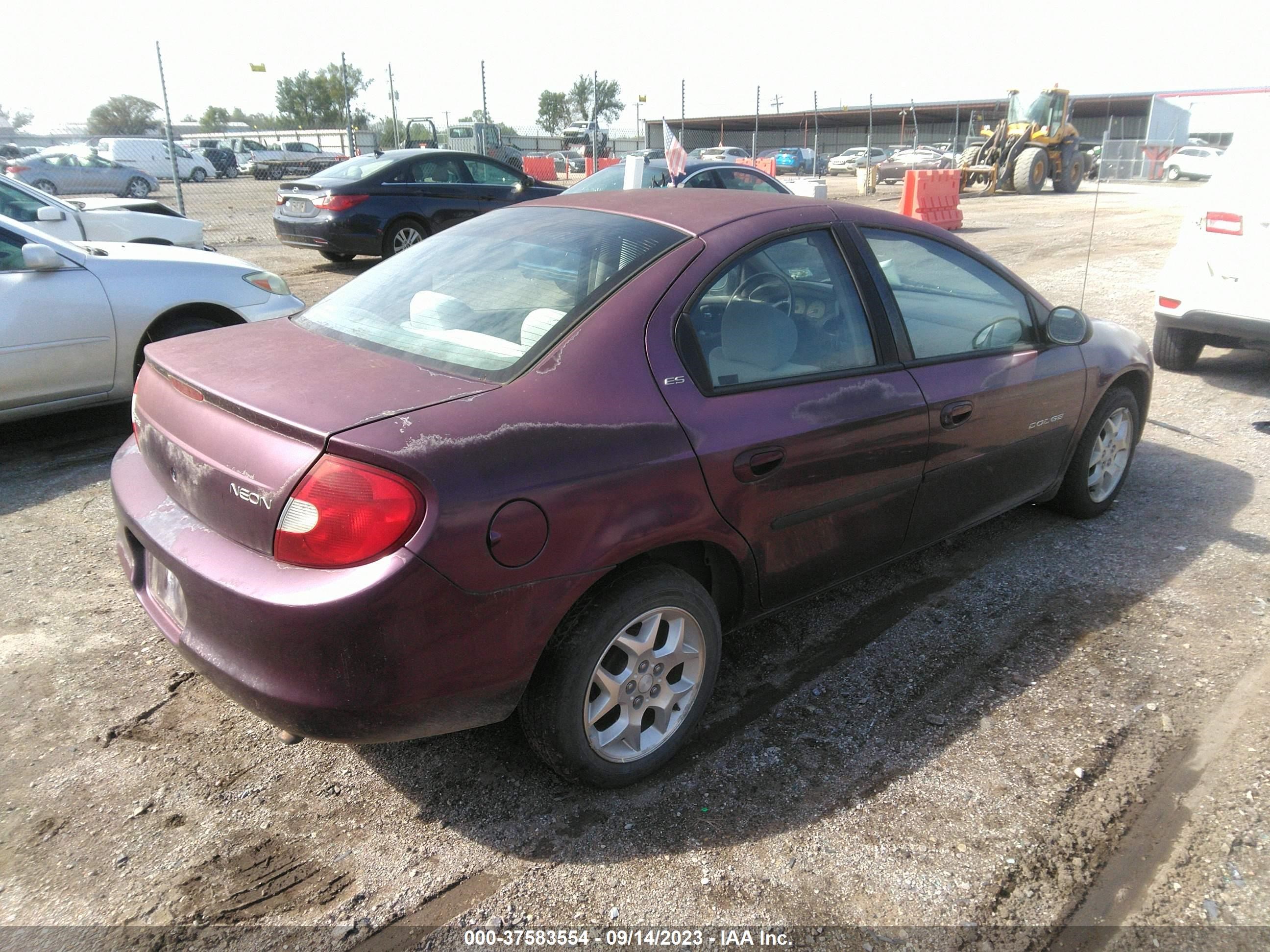 Photo 3 VIN: 1B3ES46C9YD608842 - DODGE NEON 