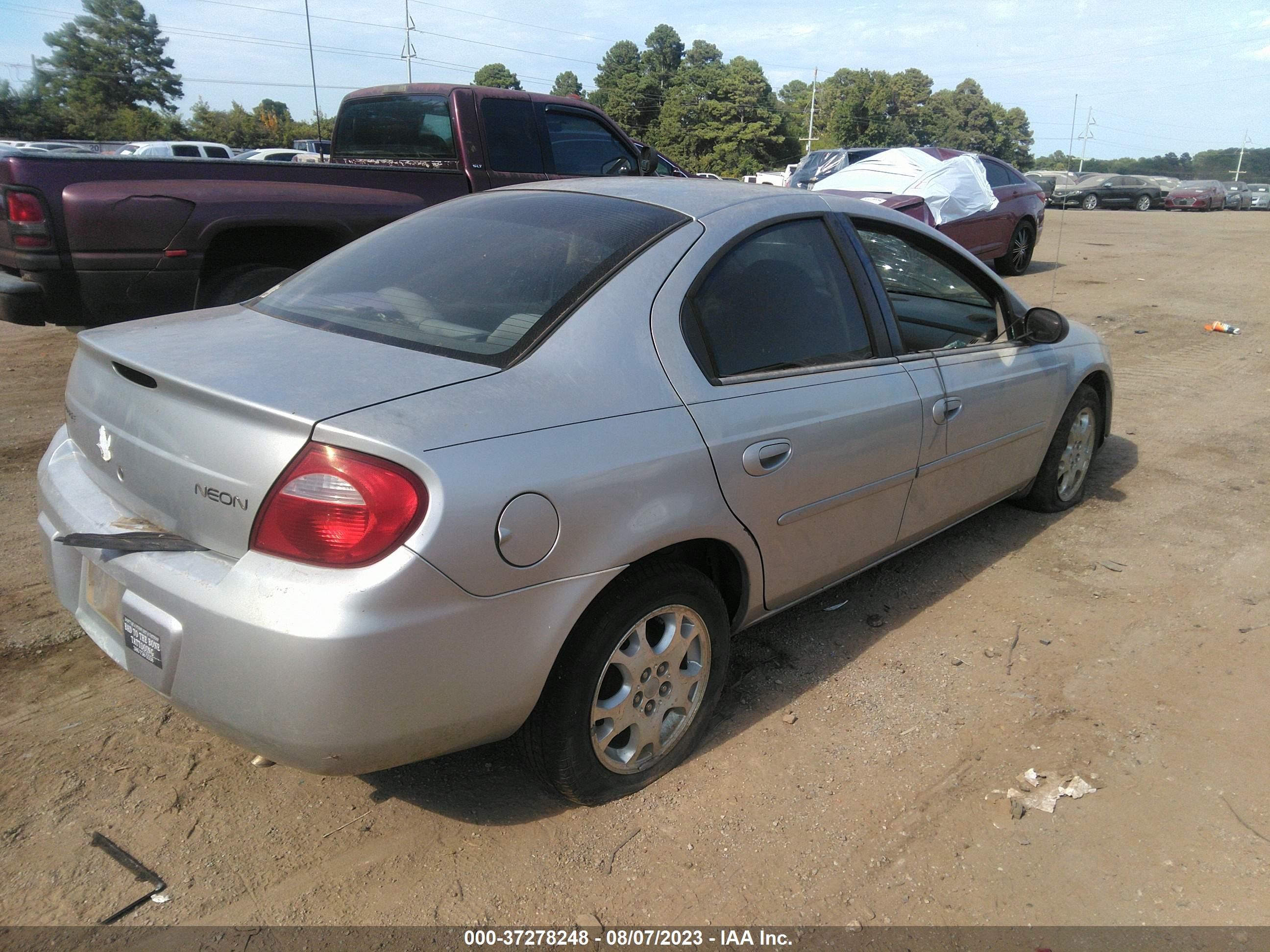 Photo 3 VIN: 1B3ES56C04D607708 - DODGE NEON 